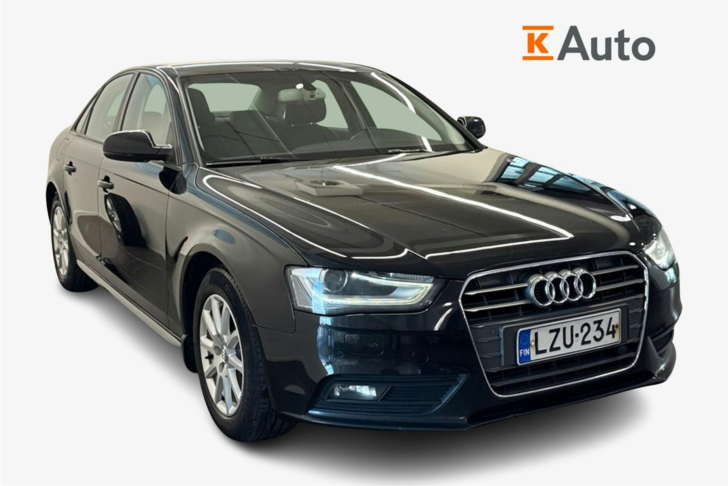 Musta Audi A4 2013 kuva 1.