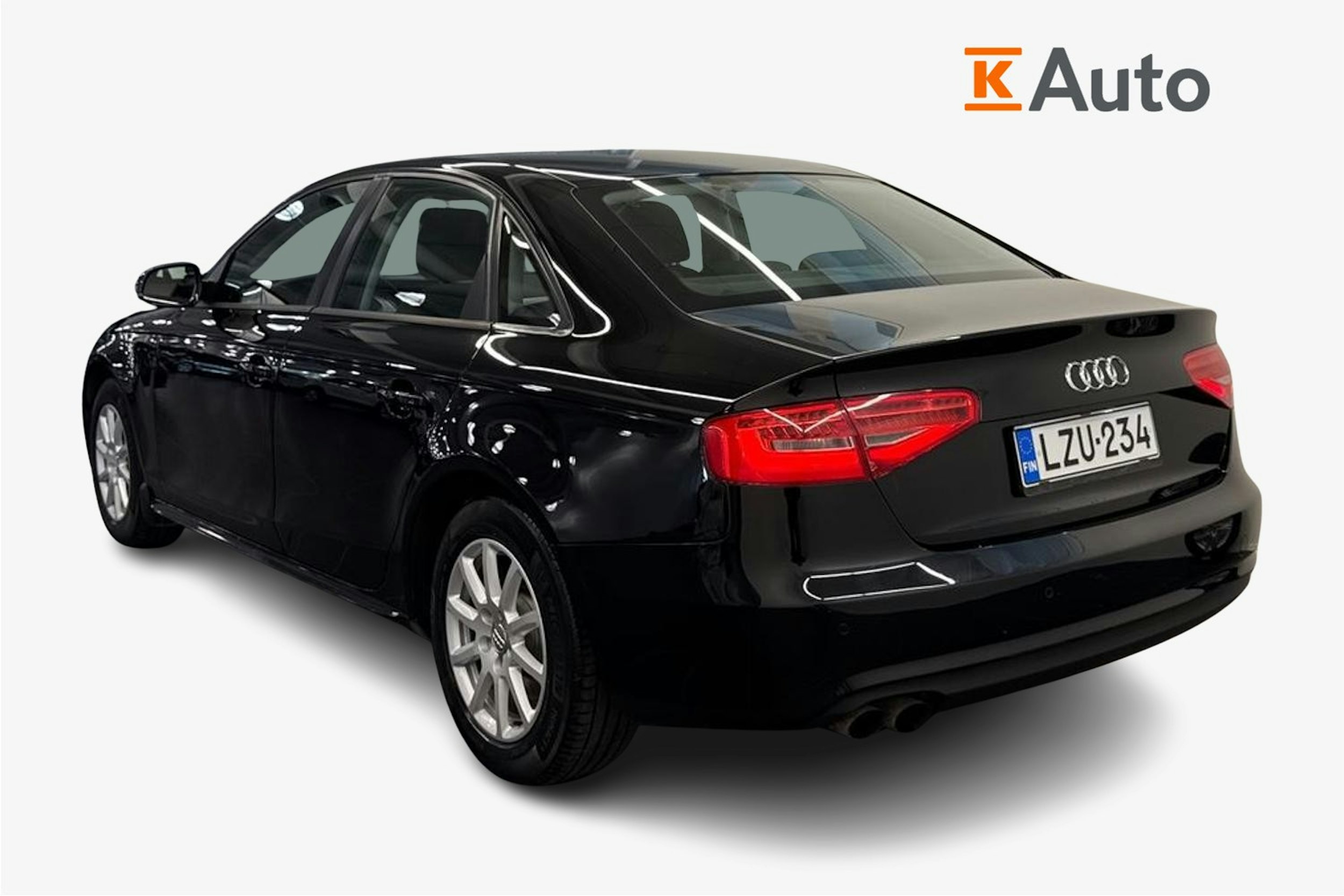 Musta Audi A4 2013 kuva 2.