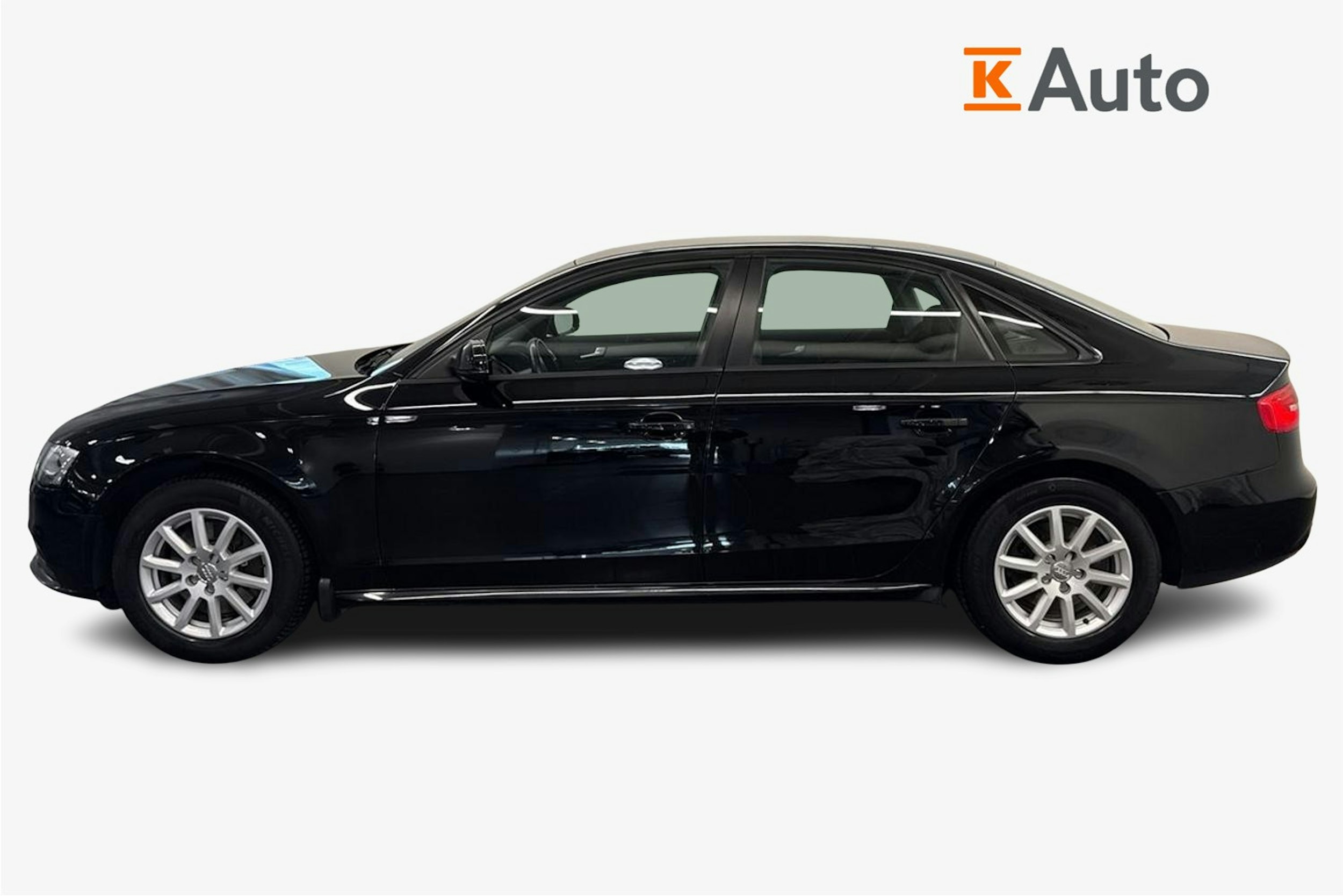 Musta Audi A4 2013 kuva 6.