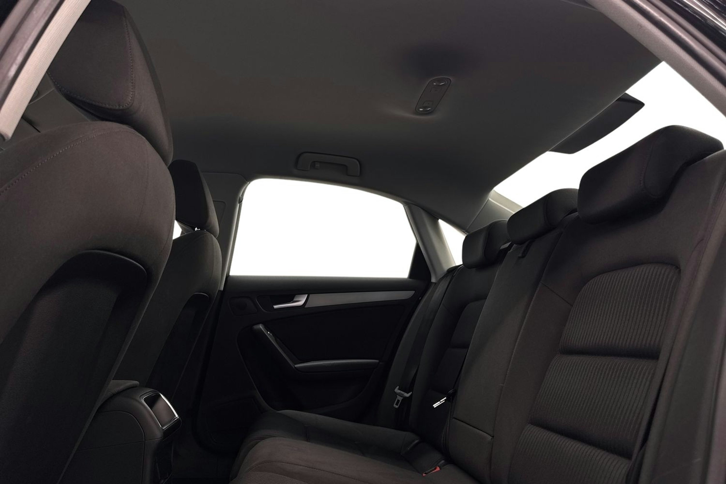 Musta Audi A4 2013 kuva 10.