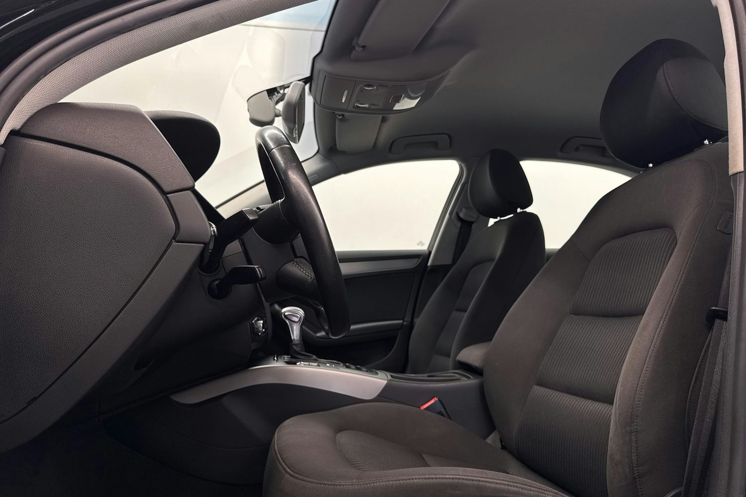 Musta Audi A4 2013 kuva 15.