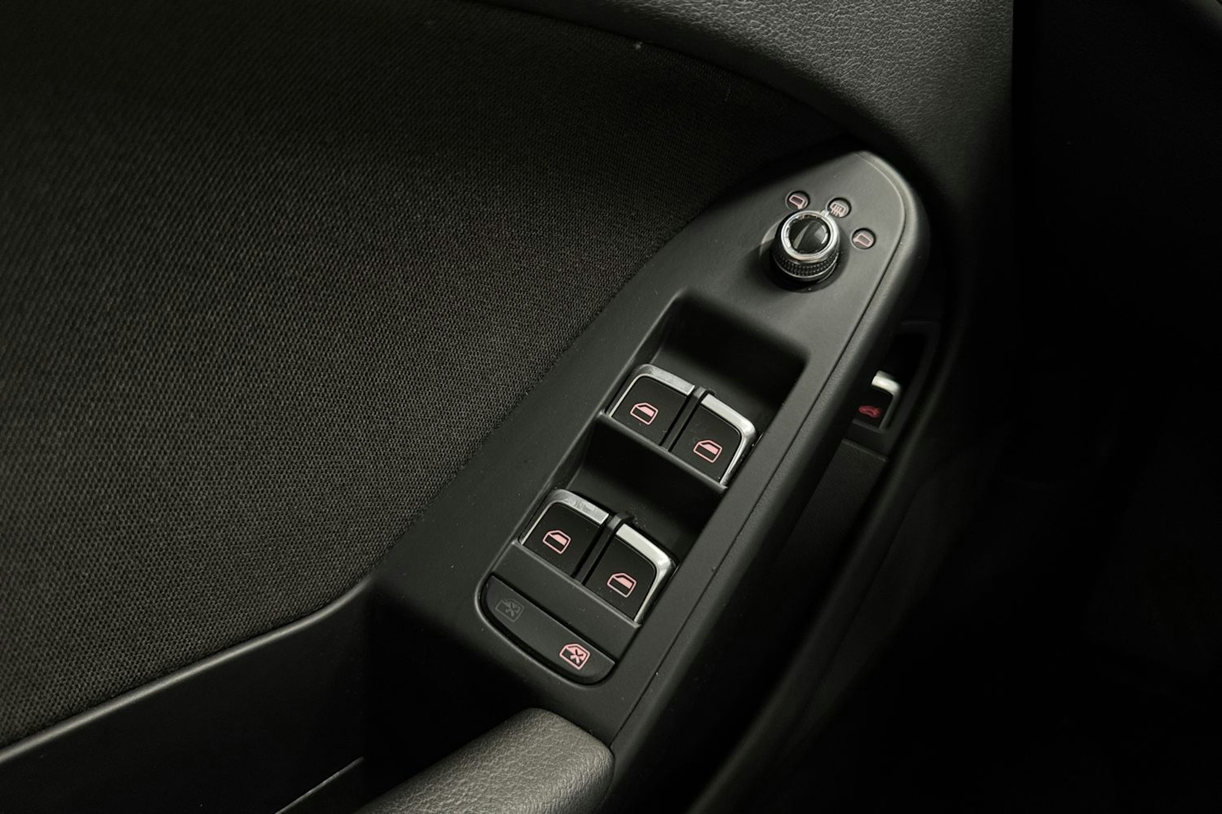 Musta Audi A4 2013 kuva 21.