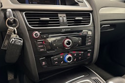 Musta Audi A4 2013 kuva 23.