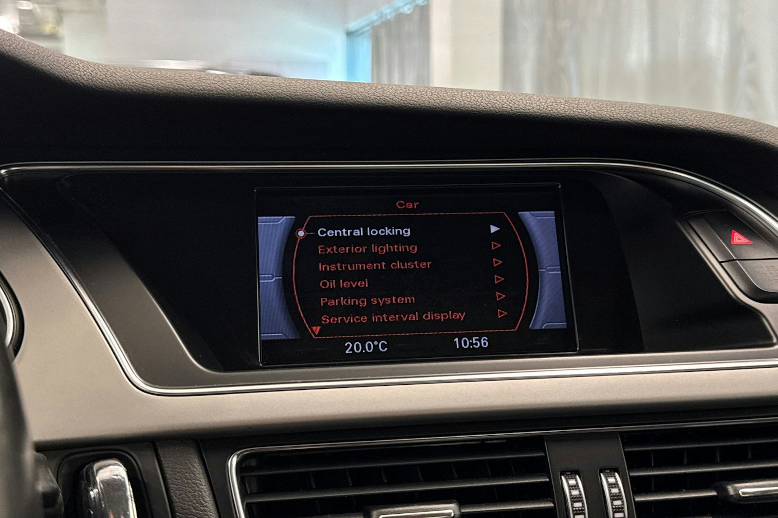 Musta Audi A4 2013 kuva 25.