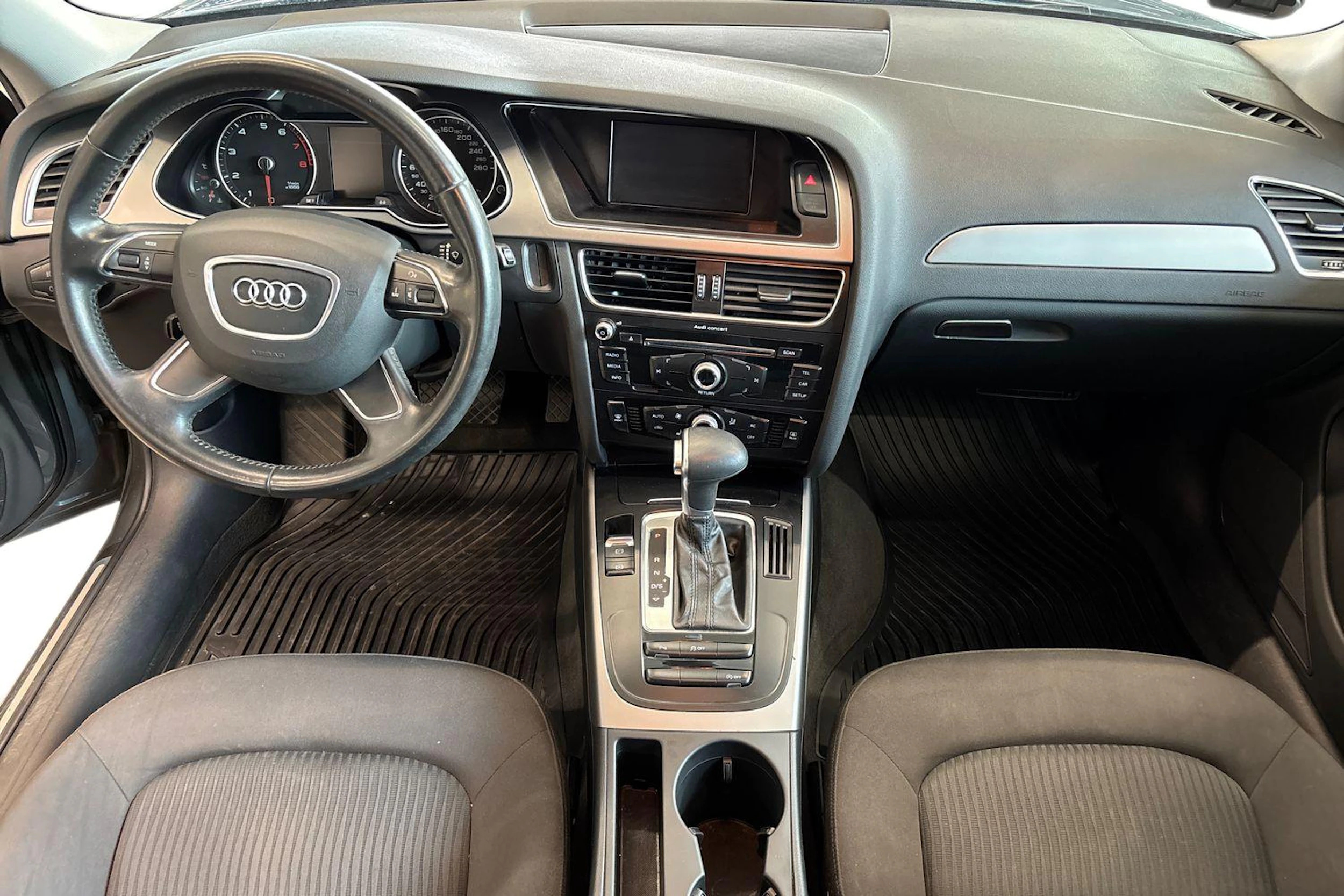 harmaa Audi A4 2013 kuva 7.