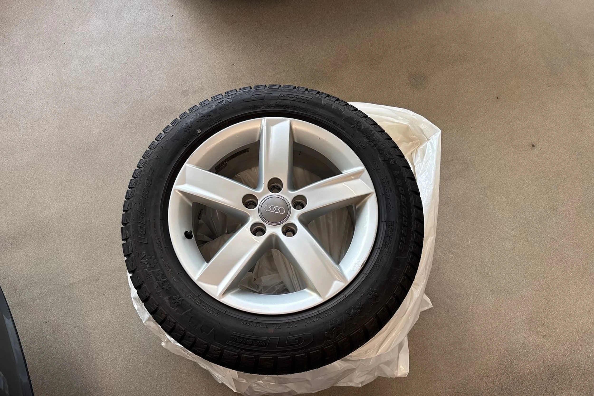harmaa Audi A4 2013 kuva 10.