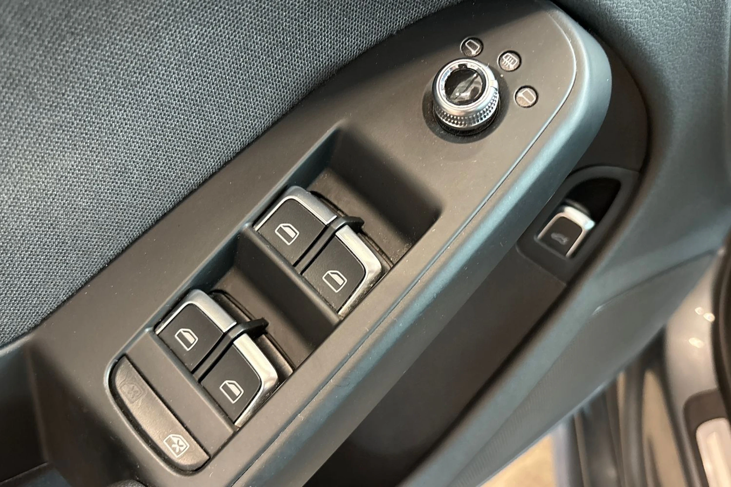 harmaa Audi A4 2013 kuva 16.