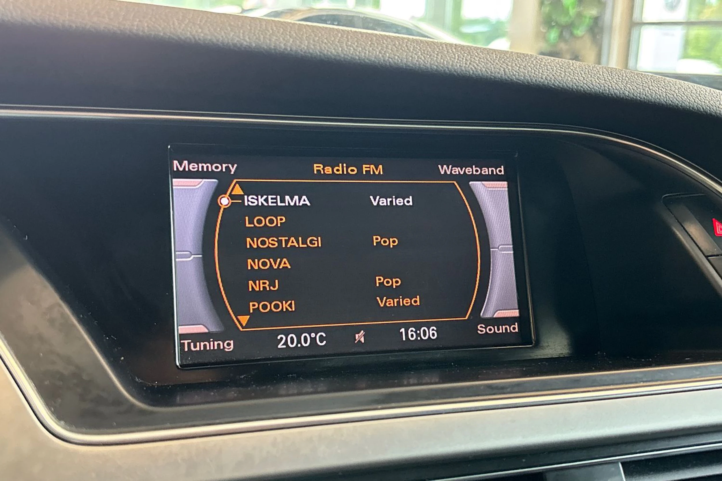 harmaa Audi A4 2013 kuva 24.