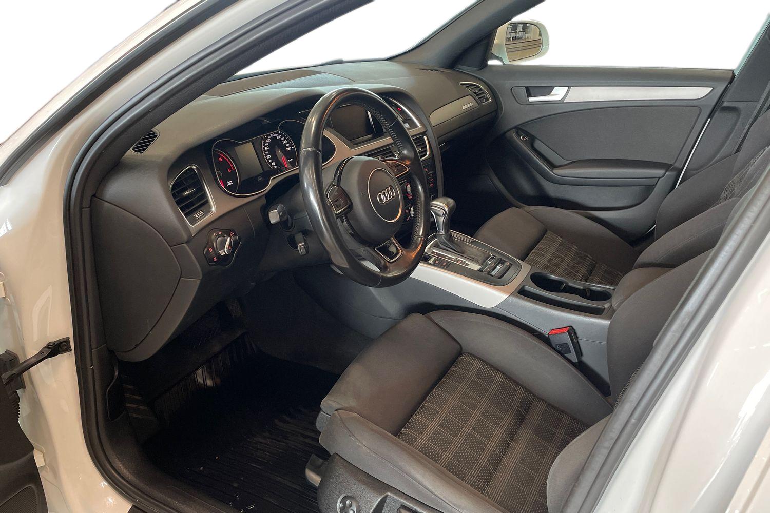 Audi A4 2013, photo 6/28