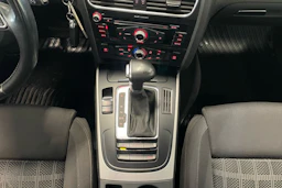valkoinen Audi A4 2013 kuva 21.