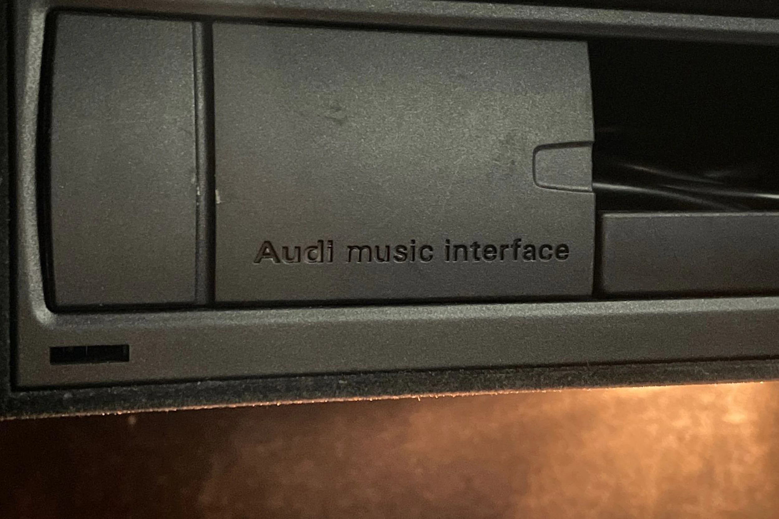 valkoinen Audi A4 2013 kuva 22.