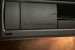 valkoinen Audi A4 2013 kuva 22.