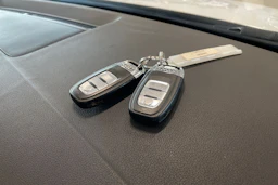 valkoinen Audi A4 2013 kuva 27.