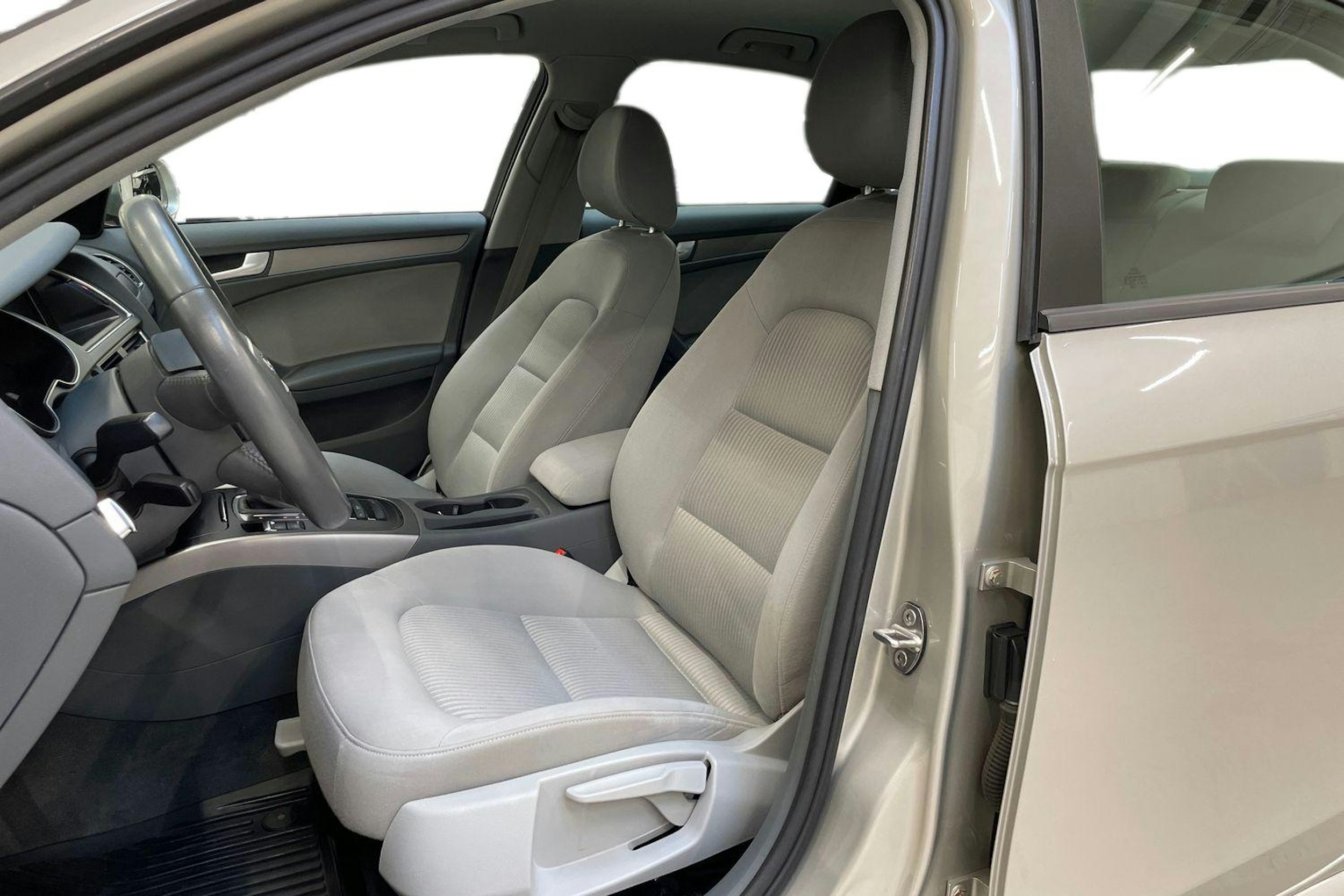 hopea Audi A4 2013 kuva 10.