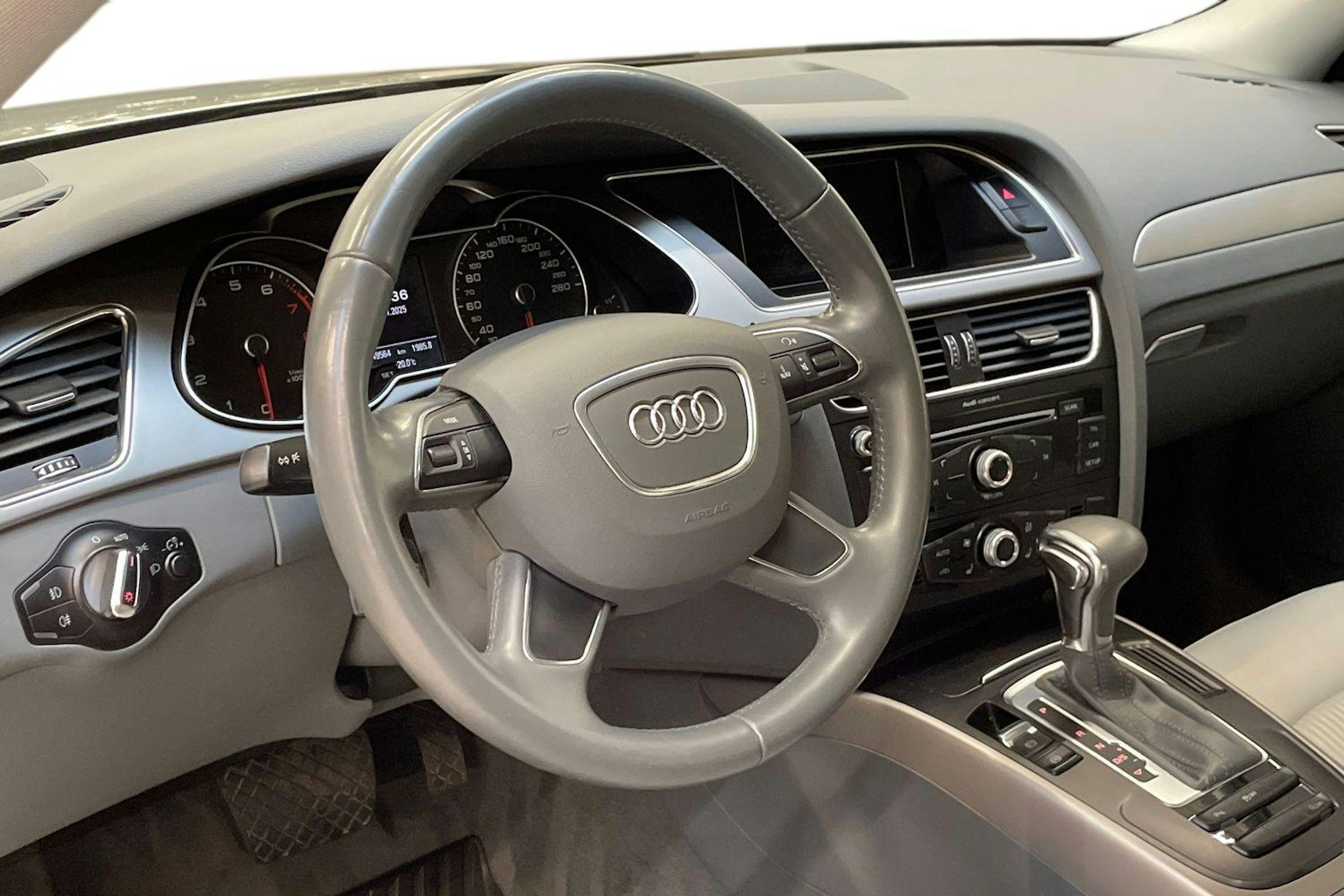hopea Audi A4 2013 kuva 12.