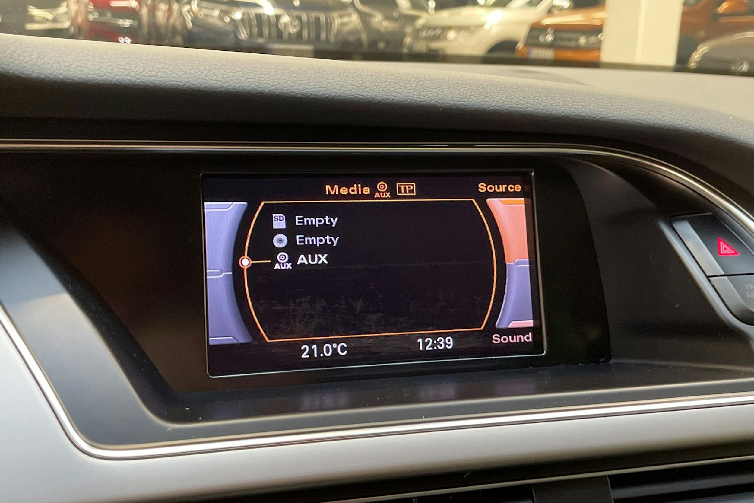 hopea Audi A4 2013 kuva 22.