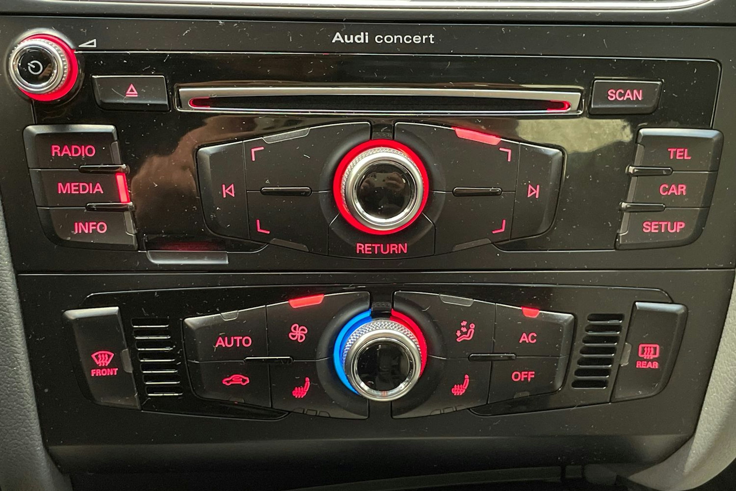 hopea Audi A4 2013 kuva 23.