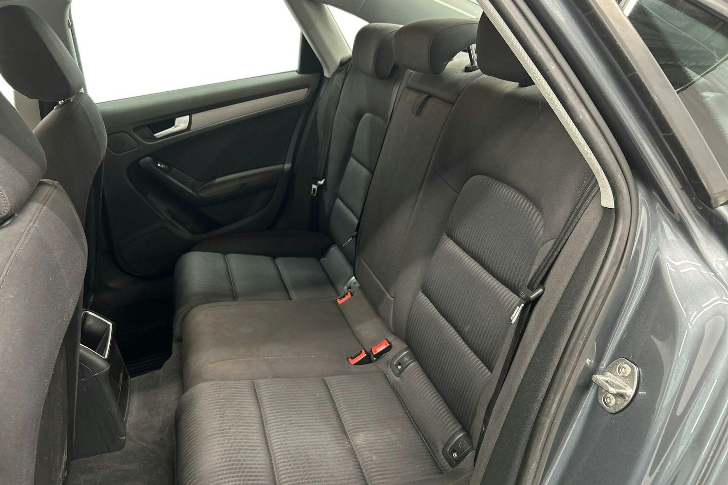 harmaa Audi A4 2013 kuva 10.