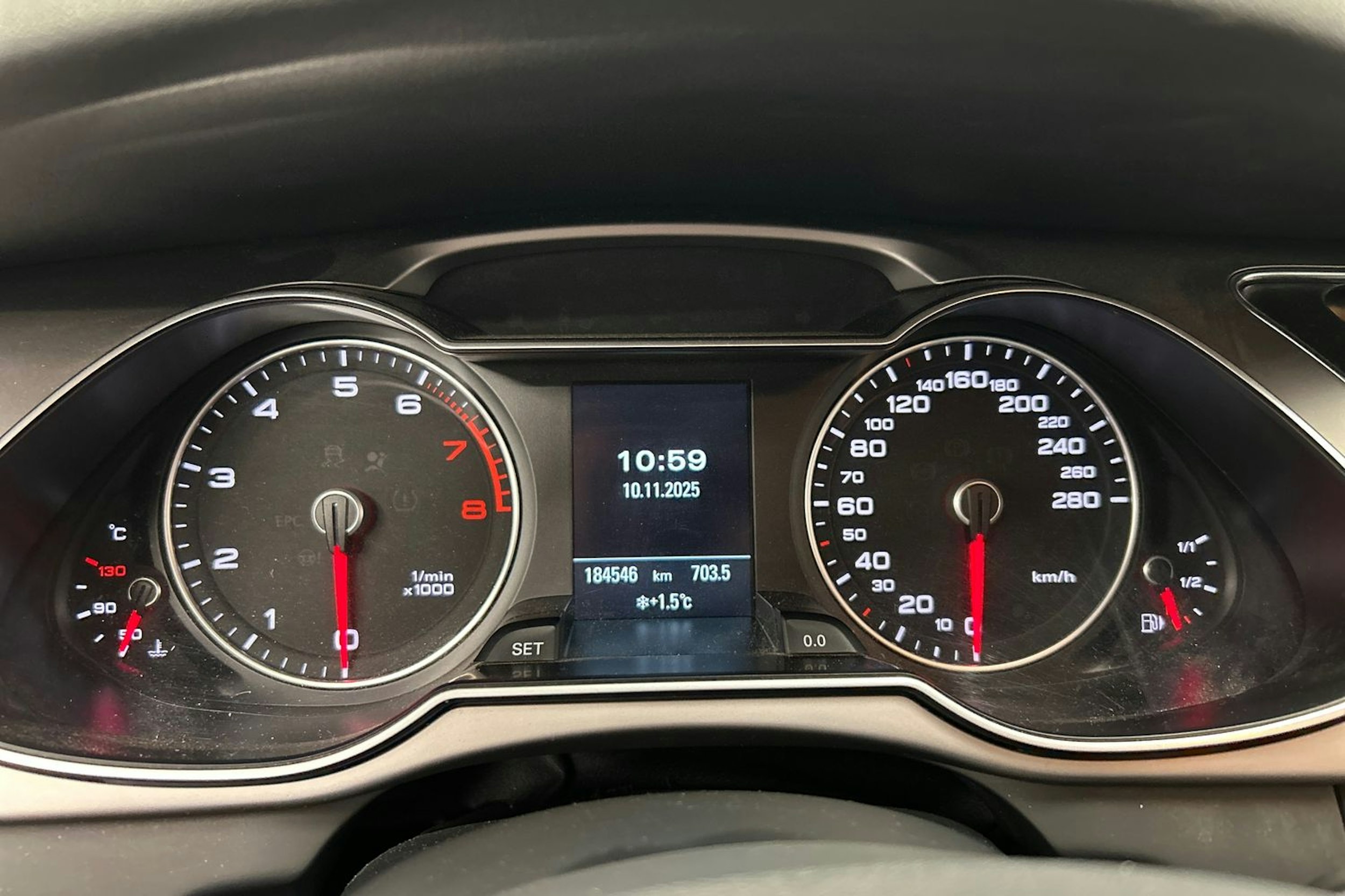 harmaa Audi A4 2013 kuva 19.