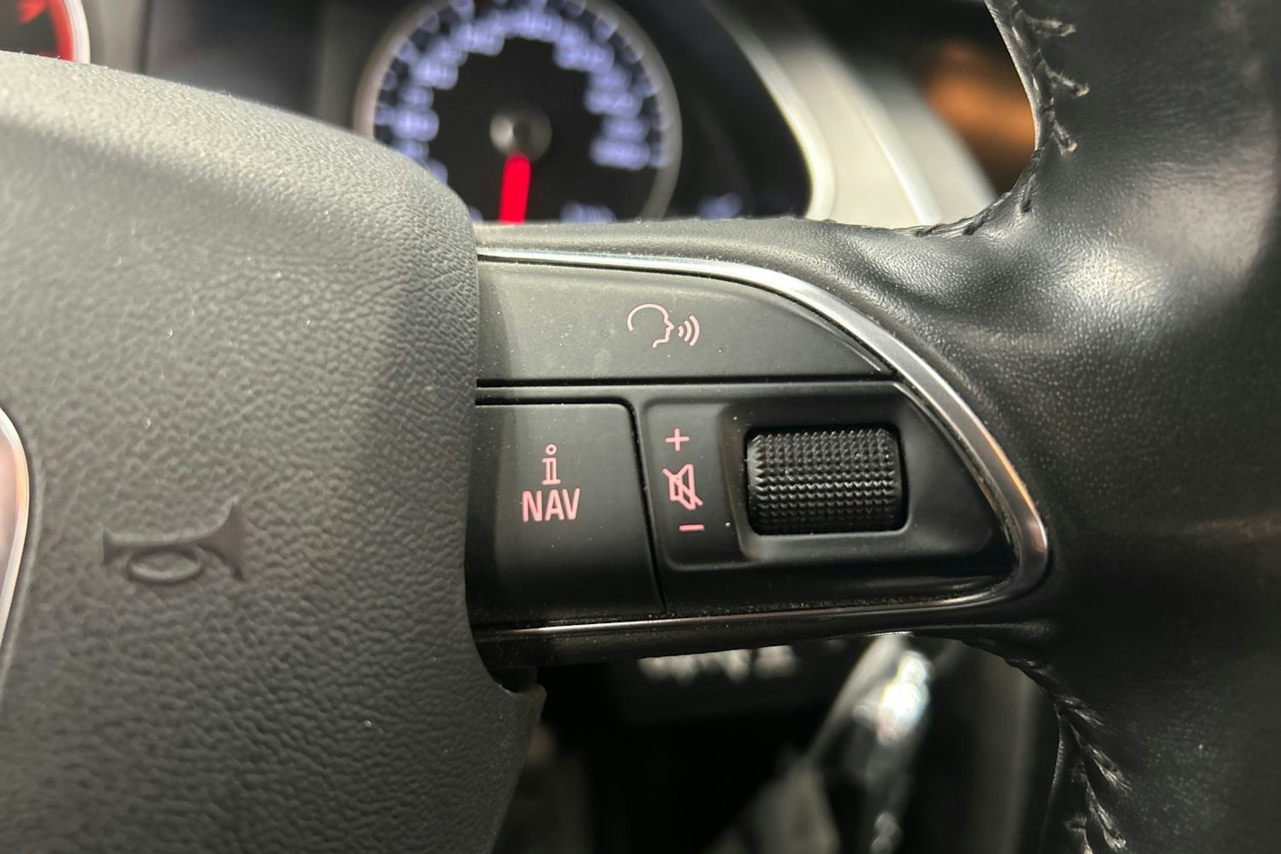 harmaa Audi A4 2013 kuva 22.