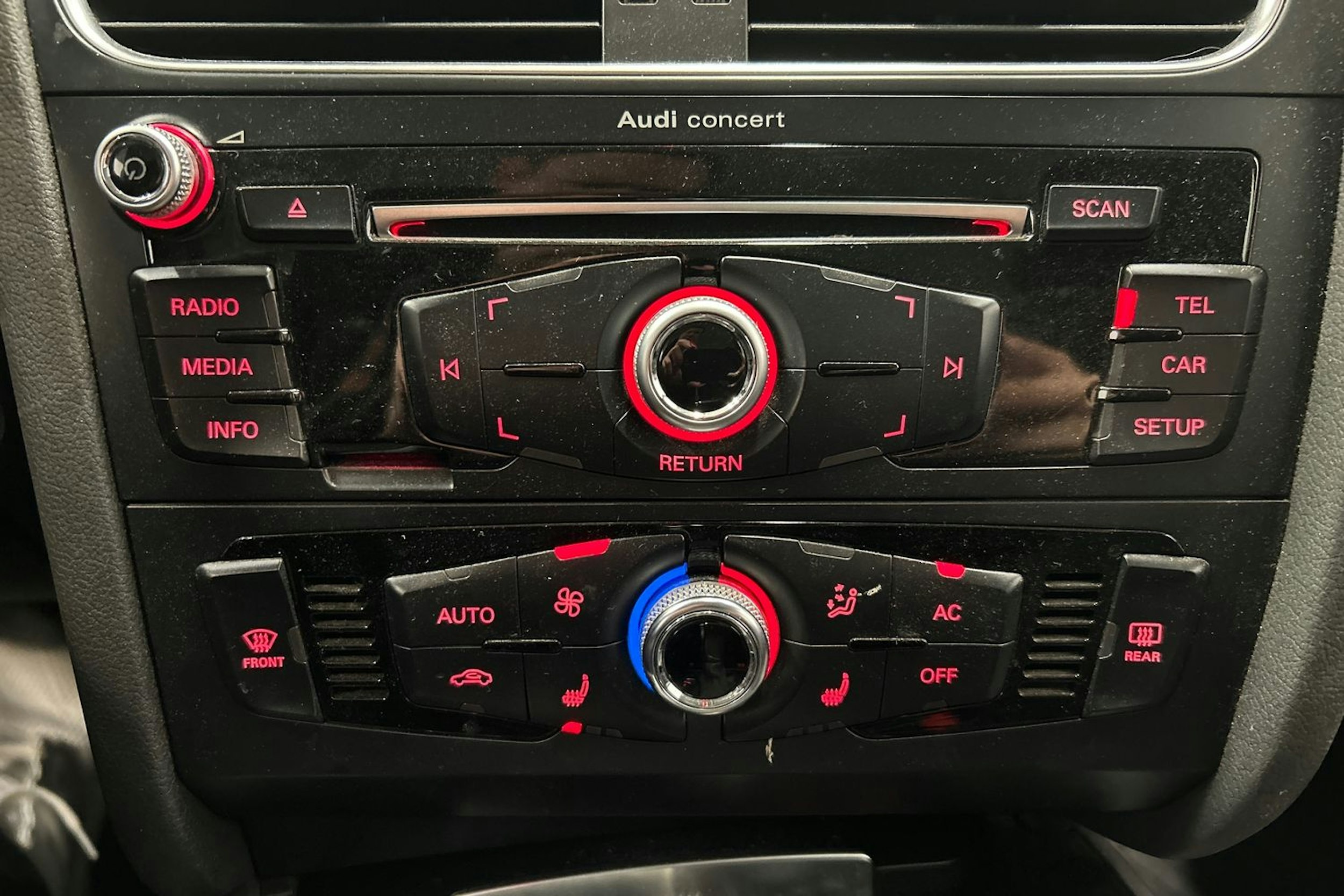 harmaa Audi A4 2013 kuva 26.