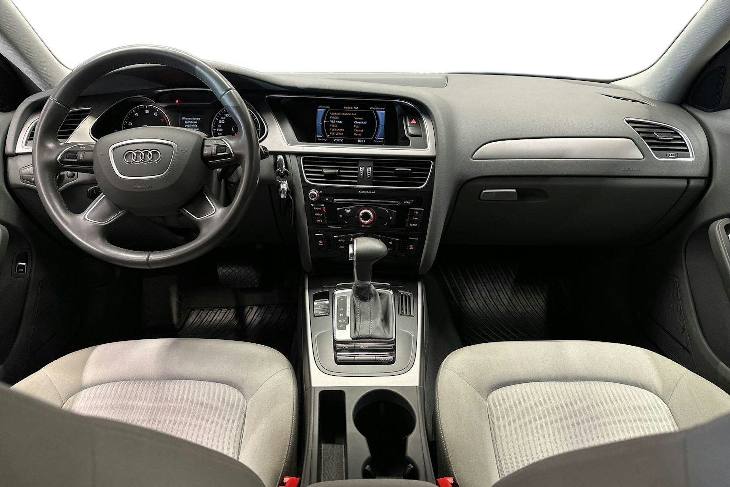 hopea Audi A4 2013 kuva 8.