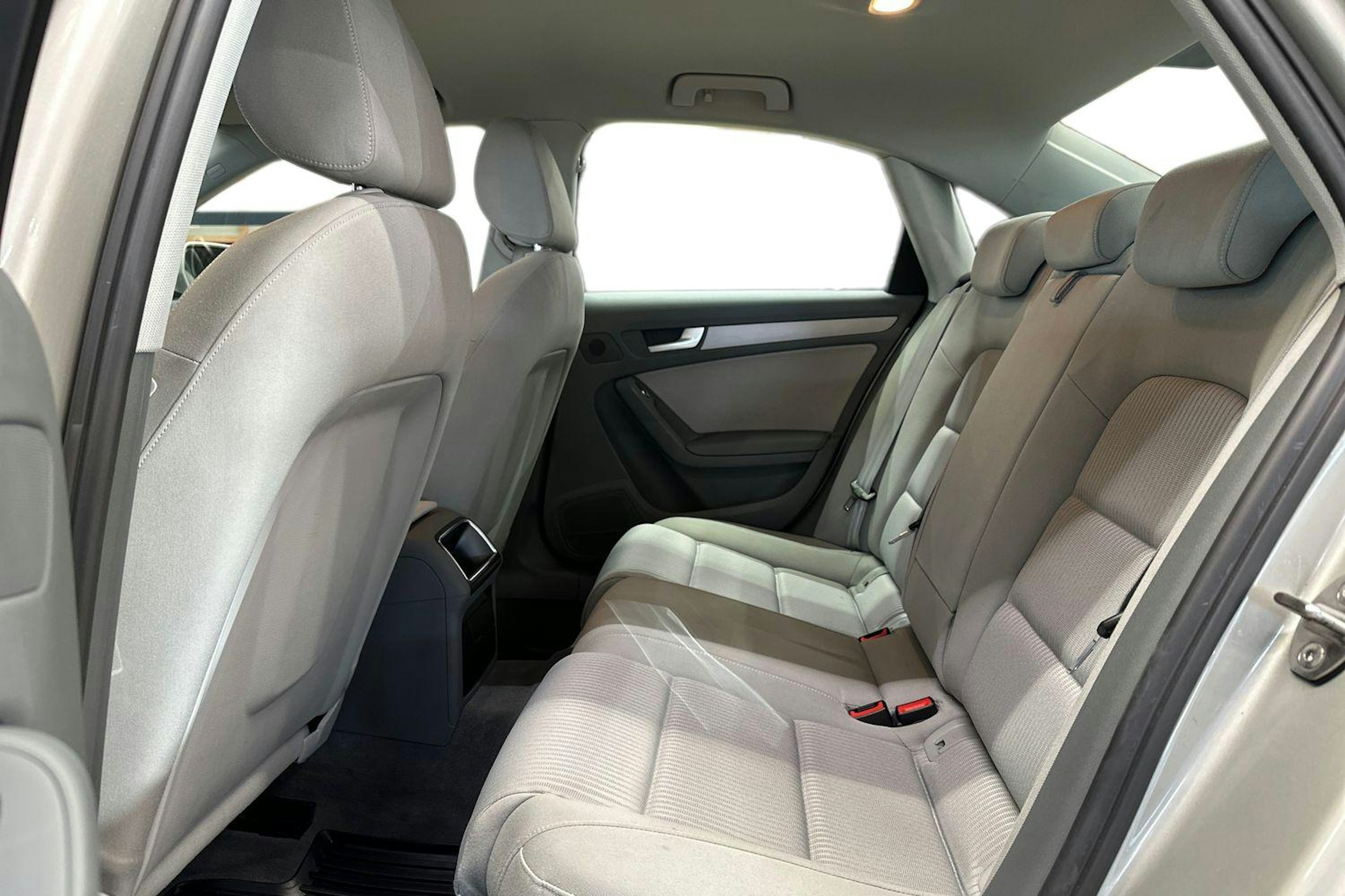 hopea Audi A4 2013 kuva 9.
