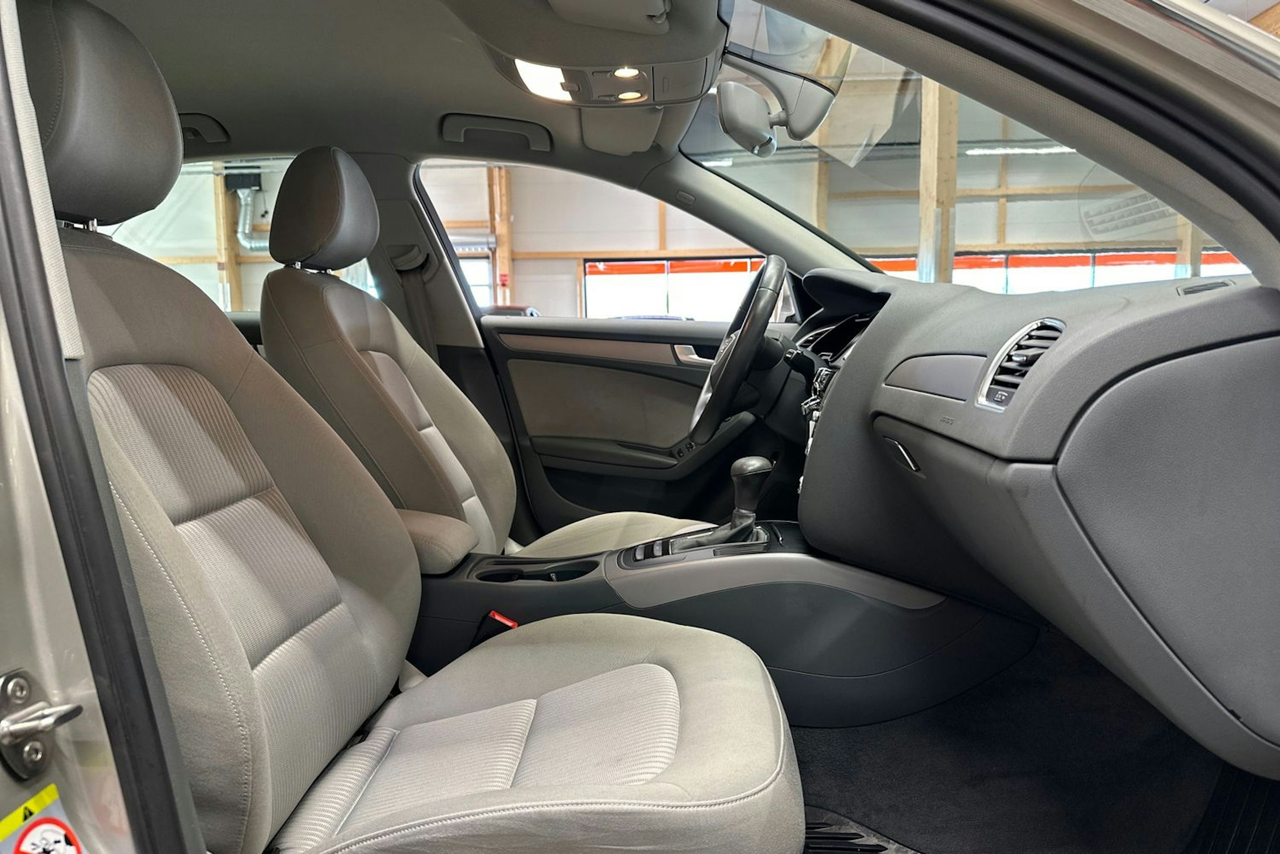 hopea Audi A4 2013 kuva 12.
