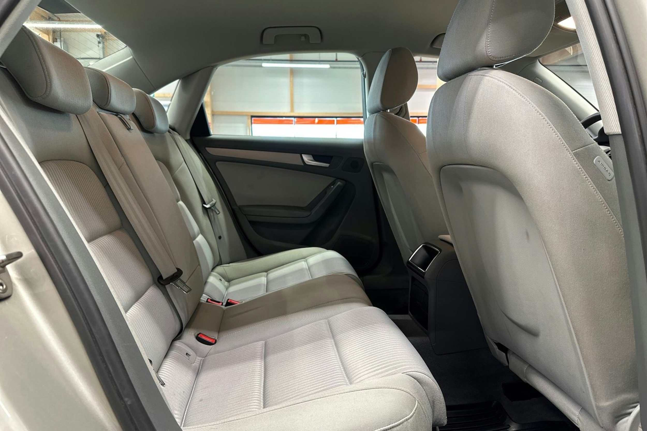 hopea Audi A4 2013 kuva 13.