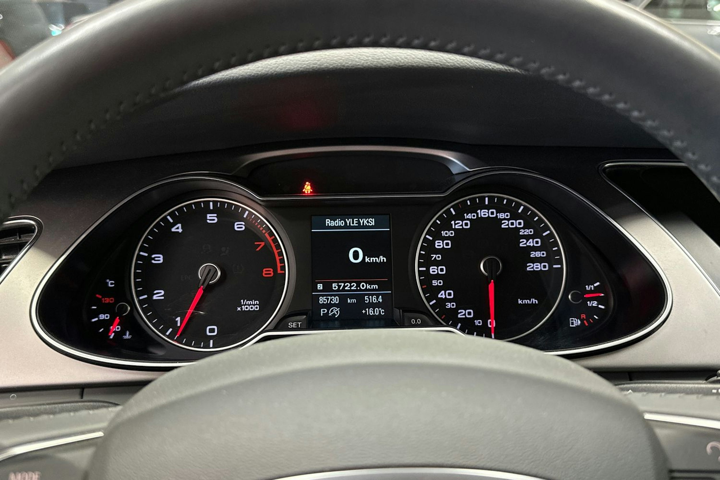hopea Audi A4 2013 kuva 20.