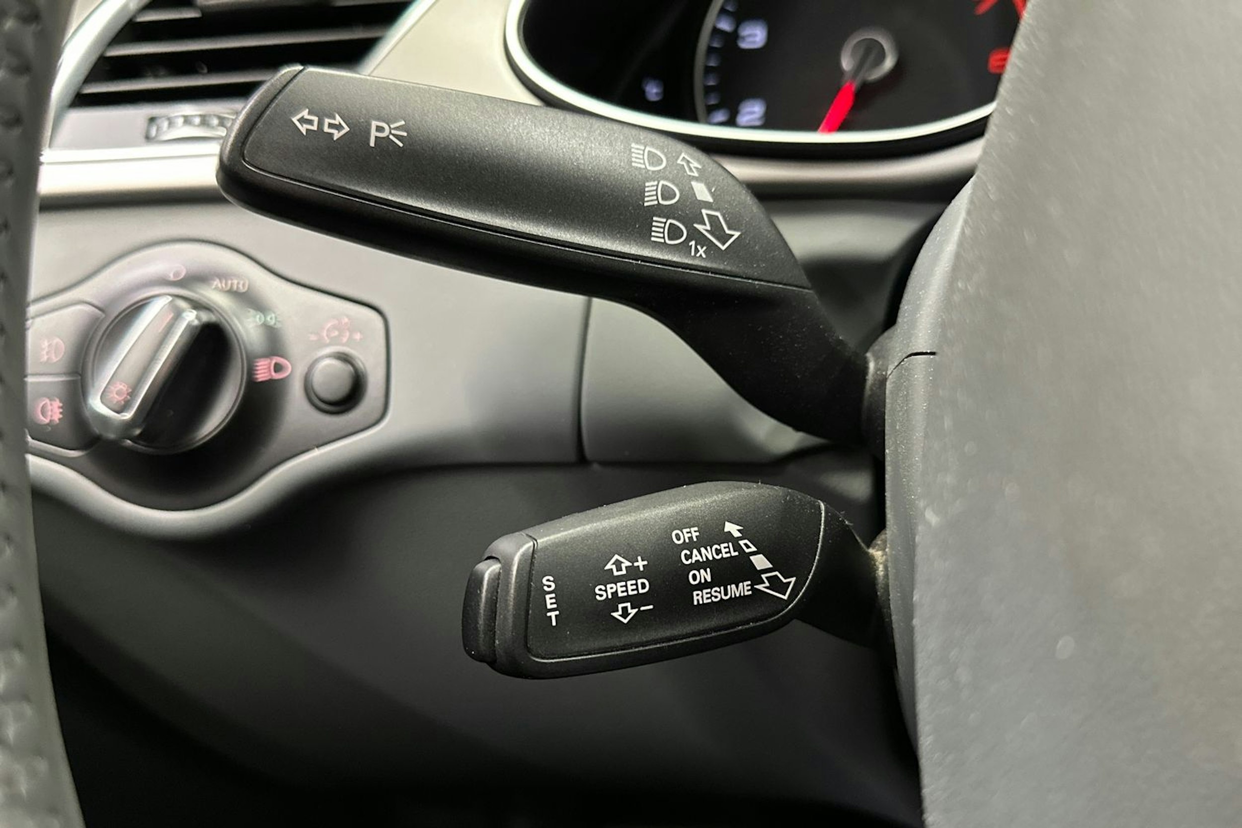 hopea Audi A4 2013 kuva 21.