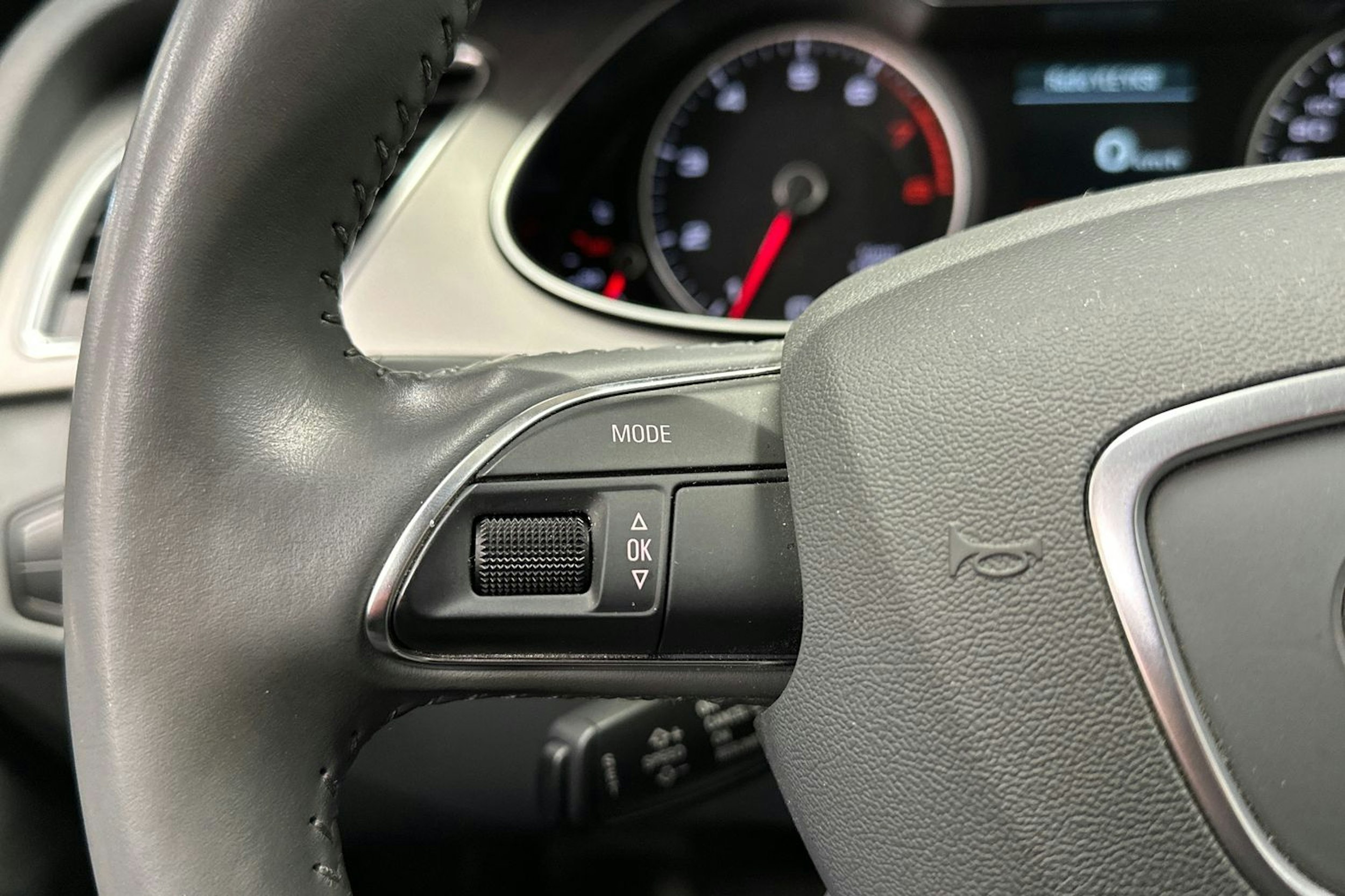 hopea Audi A4 2013 kuva 23.