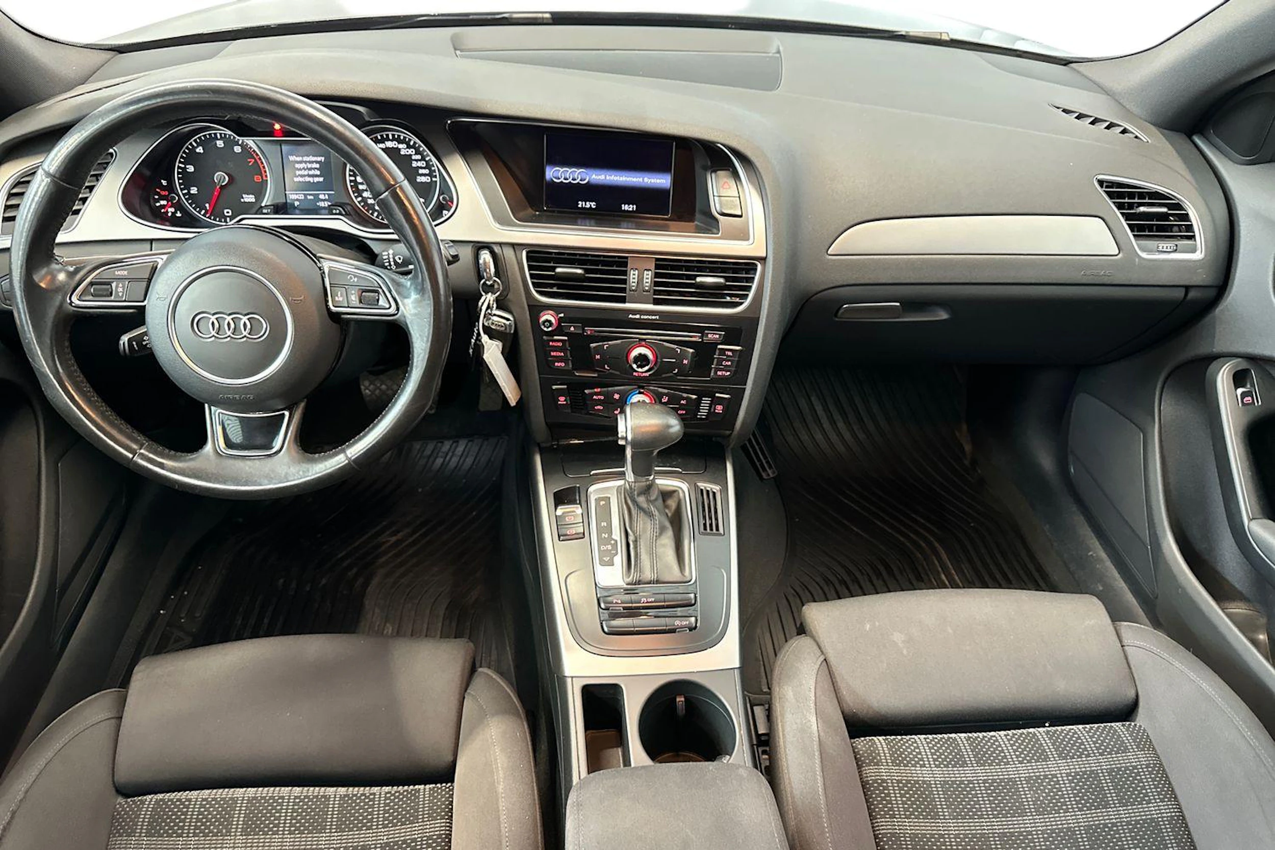 harmaa Audi A4 2013 kuva 7.