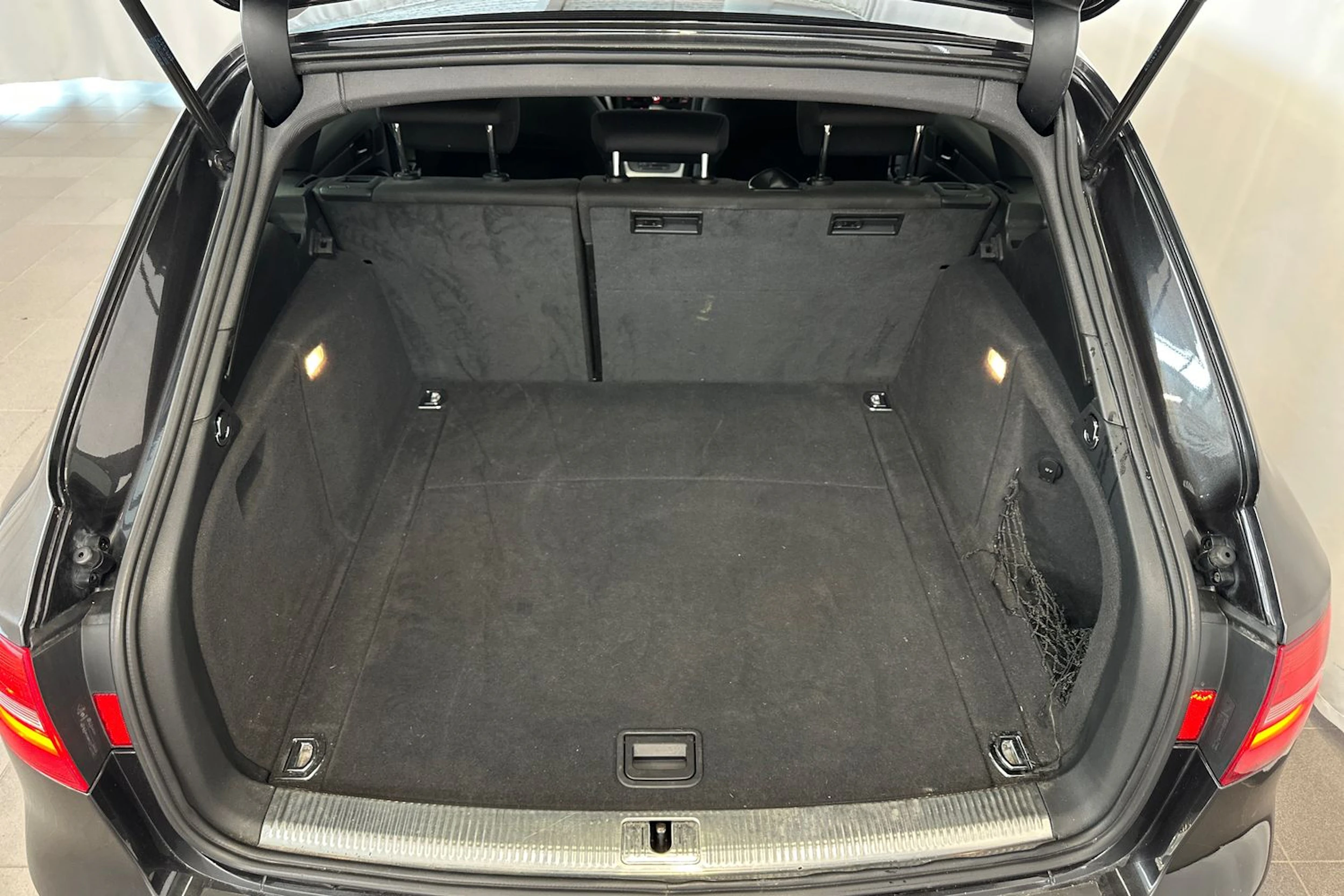 harmaa Audi A4 2013 kuva 11.
