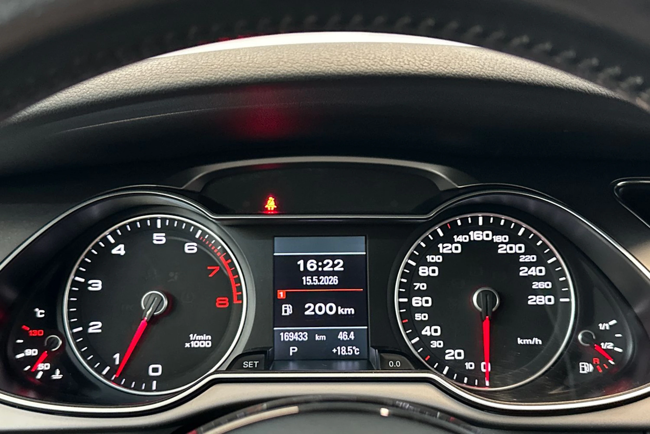harmaa Audi A4 2013 kuva 12.