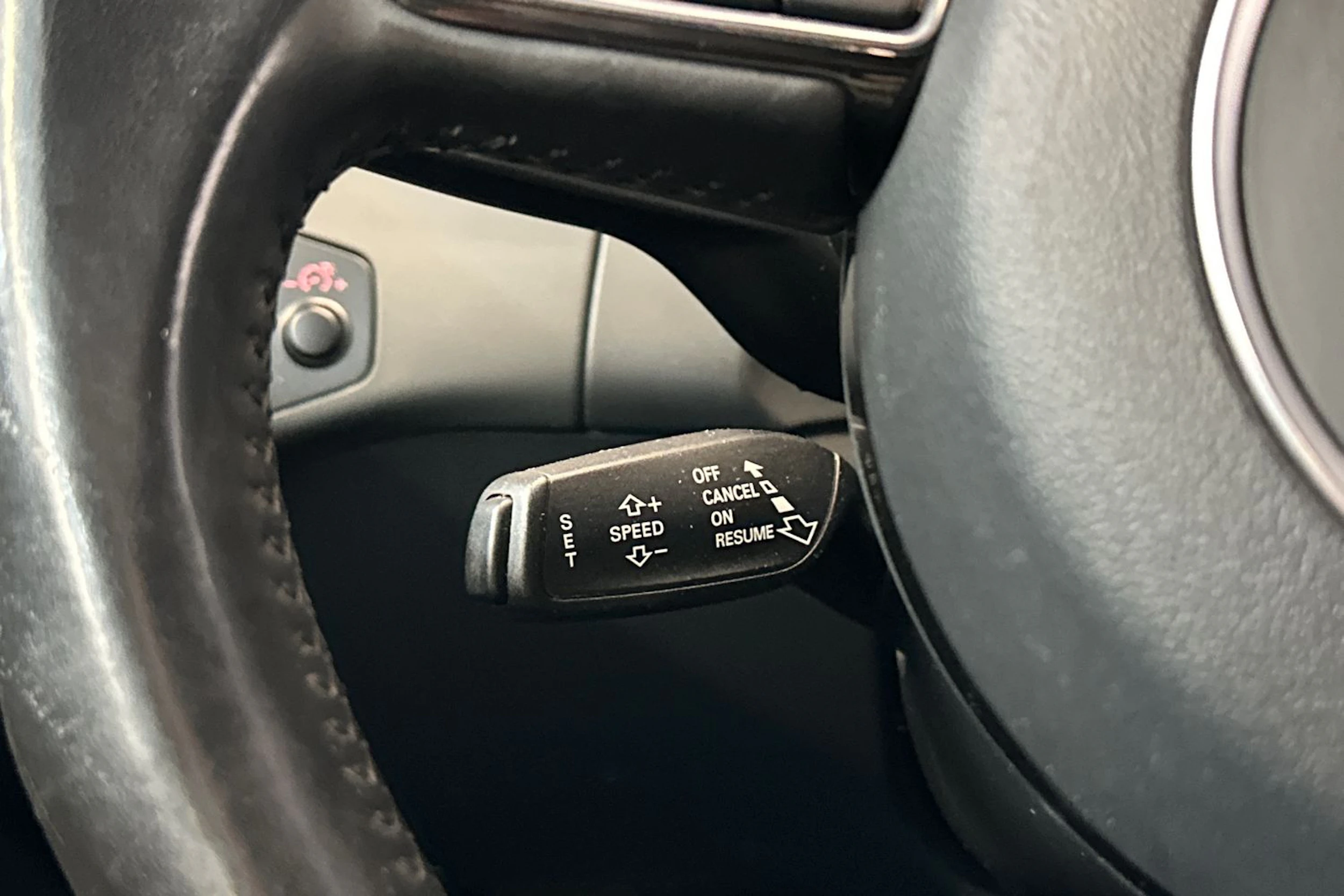 harmaa Audi A4 2013 kuva 13.