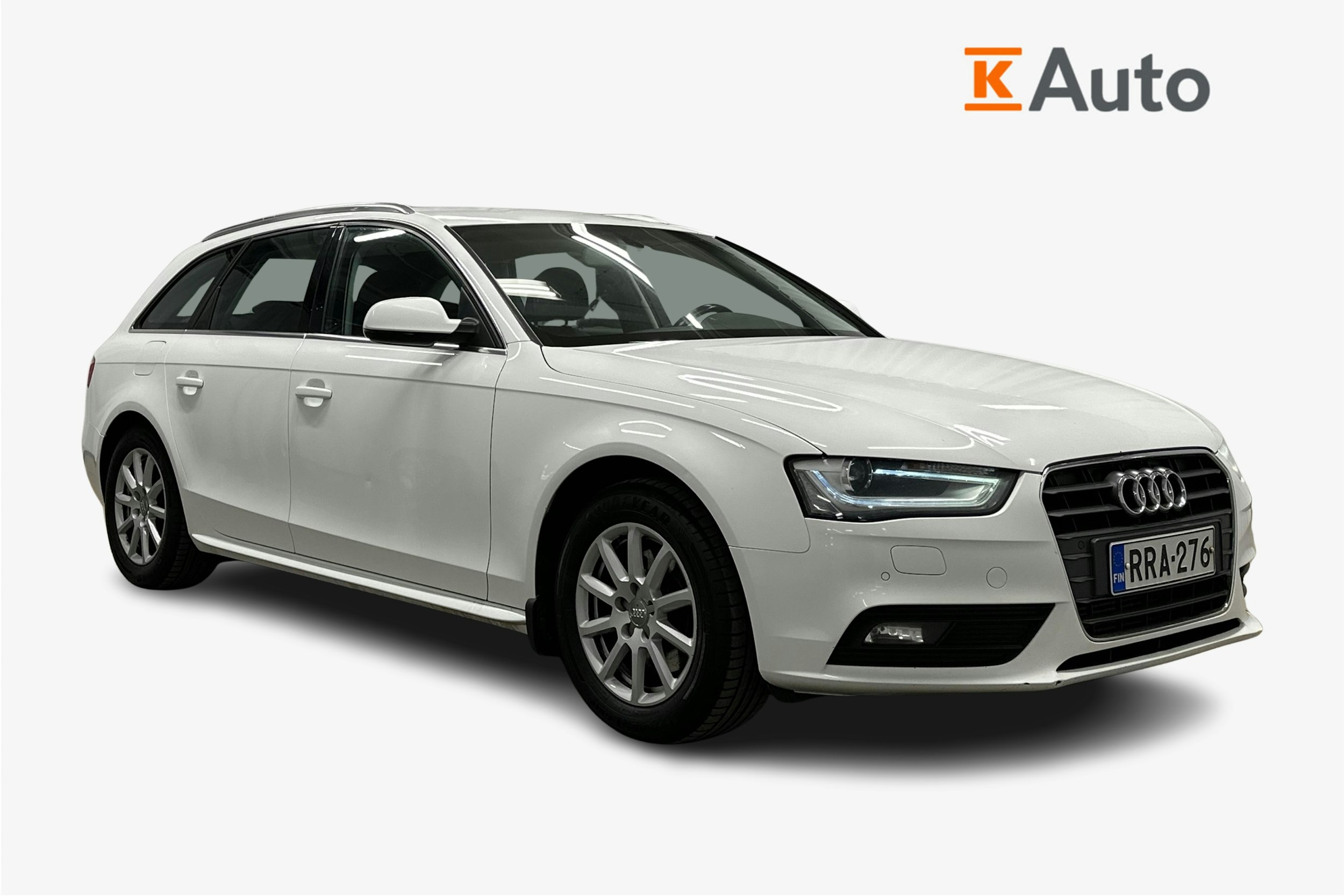 valkoinen Audi A4 2013 kuva 1.