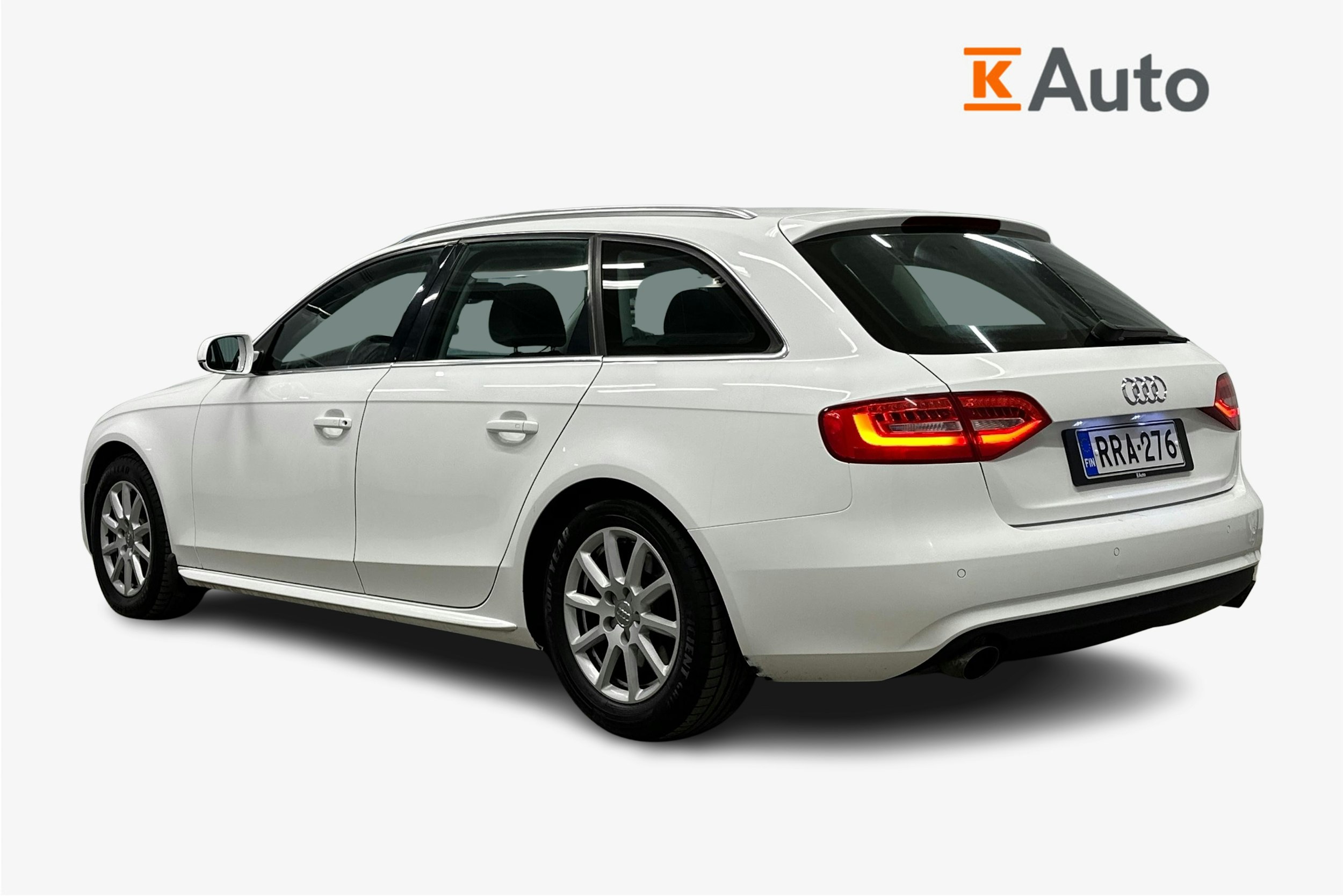 valkoinen Audi A4 2013 kuva 2.