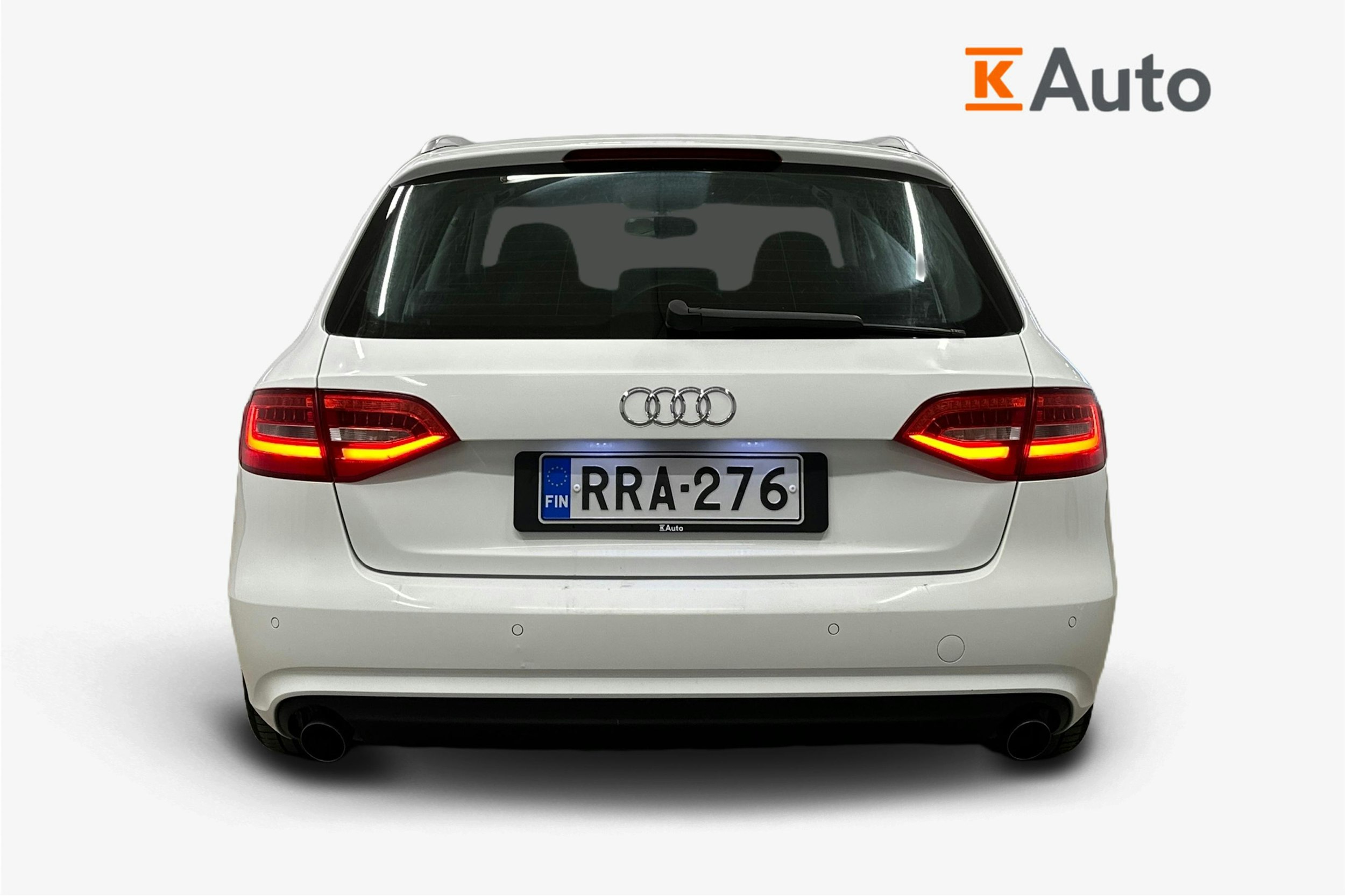 valkoinen Audi A4 2013 kuva 3.