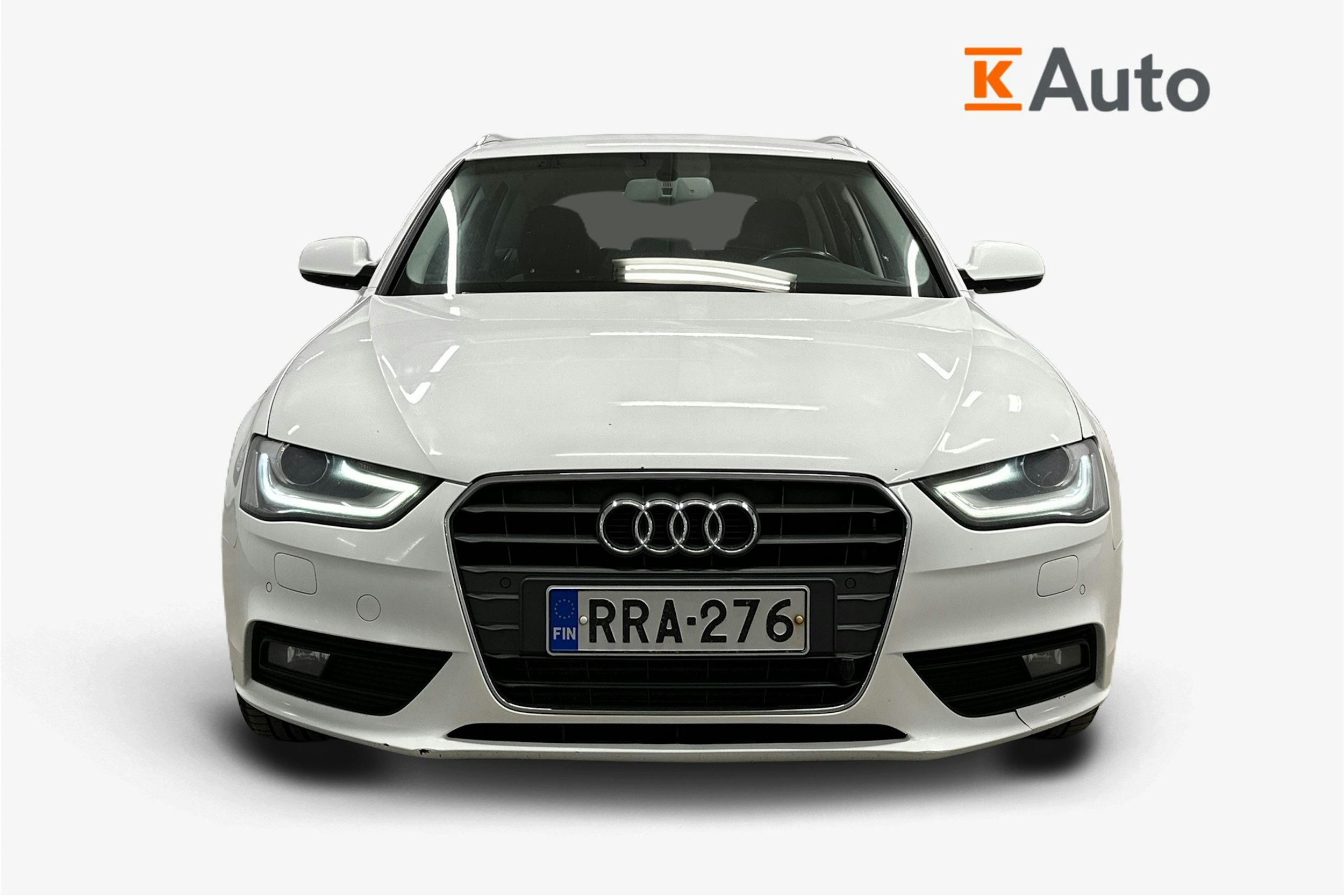 valkoinen Audi A4 2013 kuva 5.