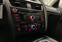 valkoinen Audi A4 2013 kuva 20.