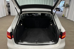 valkoinen Audi A4 2013 kuva 23.