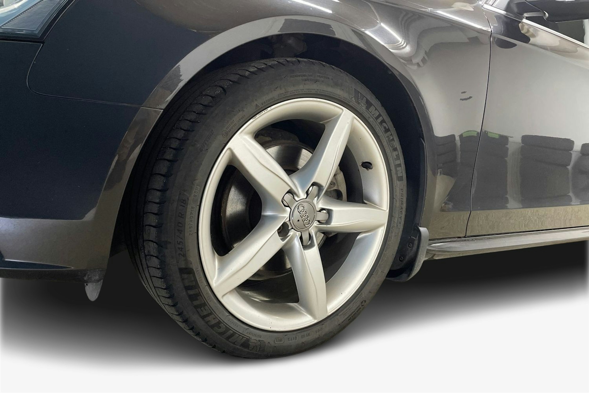 harmaa Audi A4 2013 kuva 11.