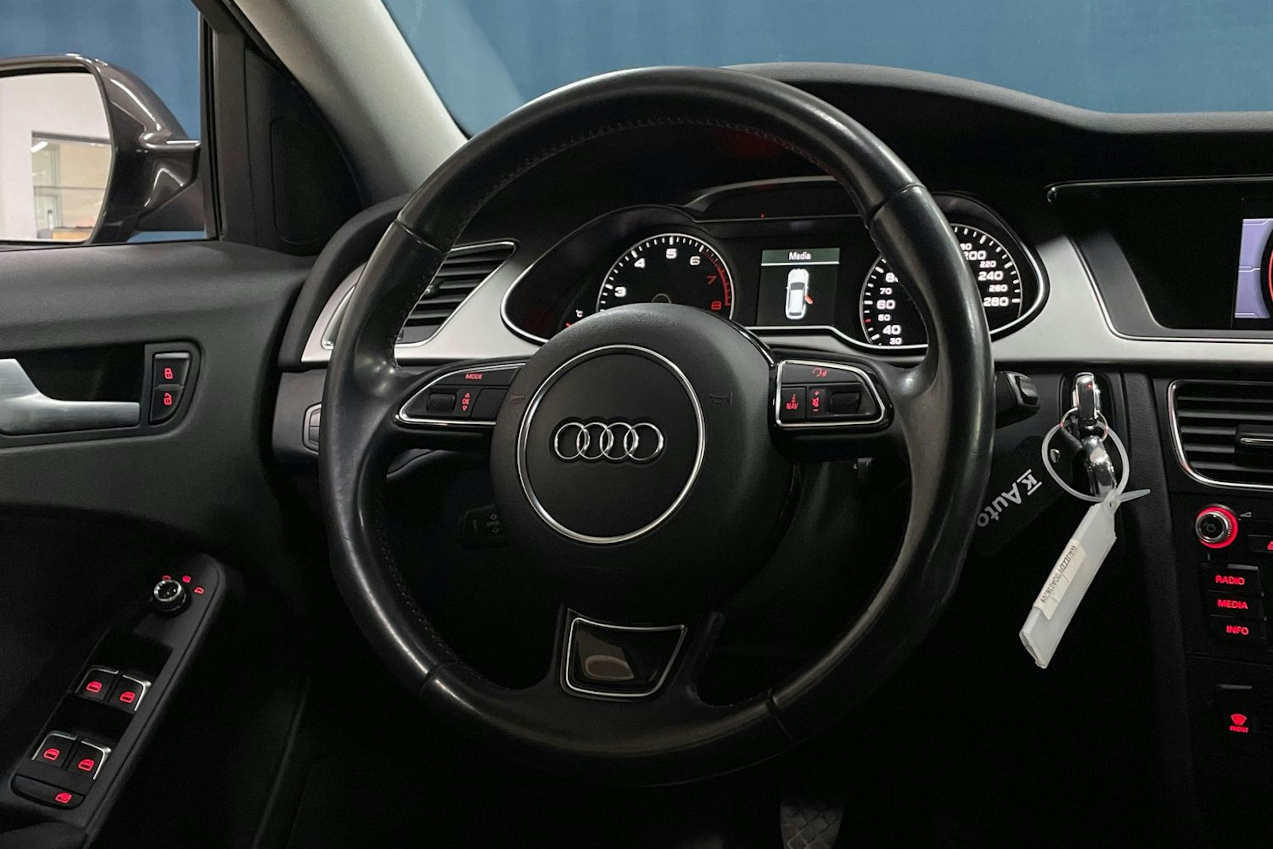harmaa Audi A4 2013 kuva 14.