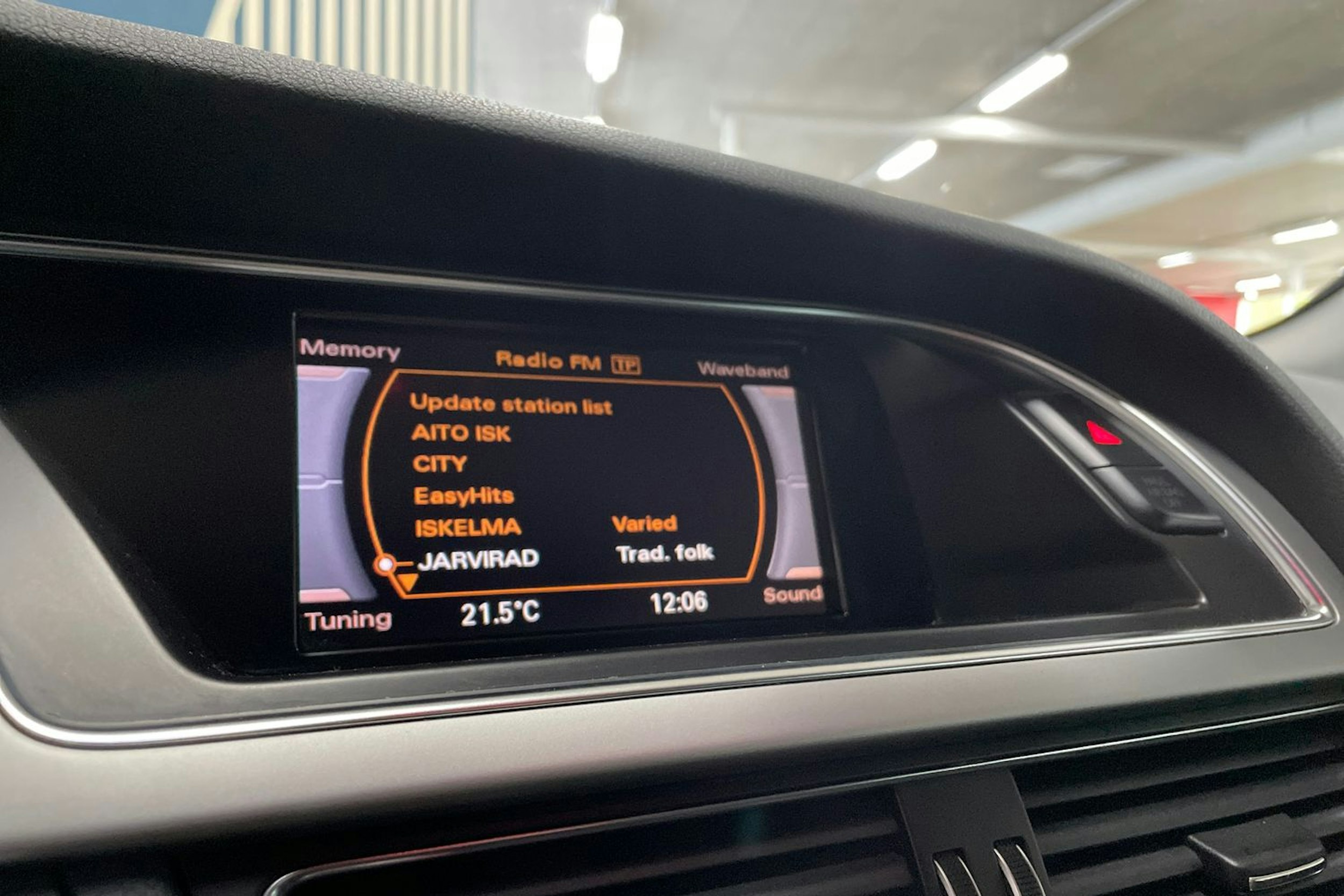 harmaa Audi A4 2013 kuva 23.