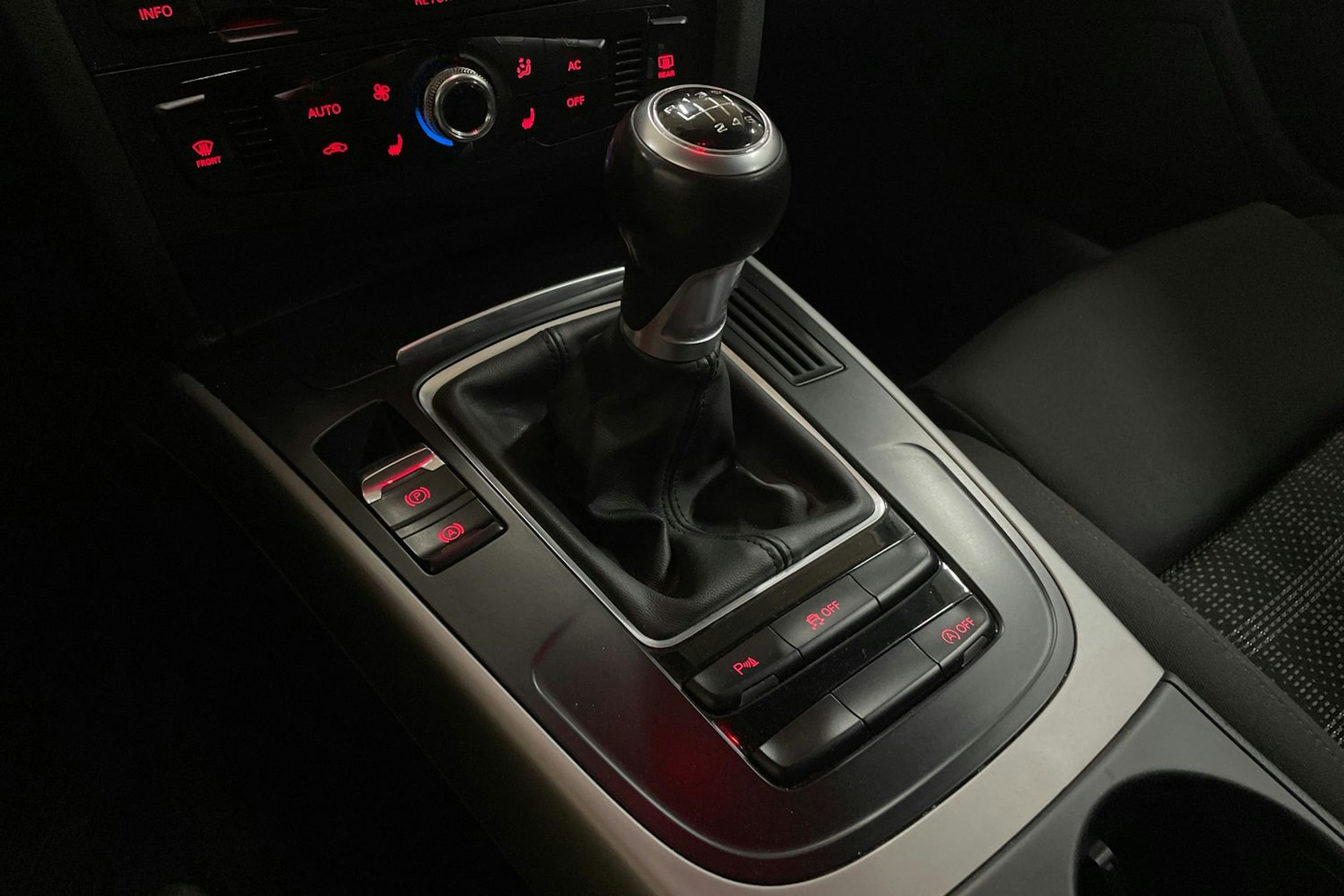 harmaa Audi A4 2013 kuva 30.