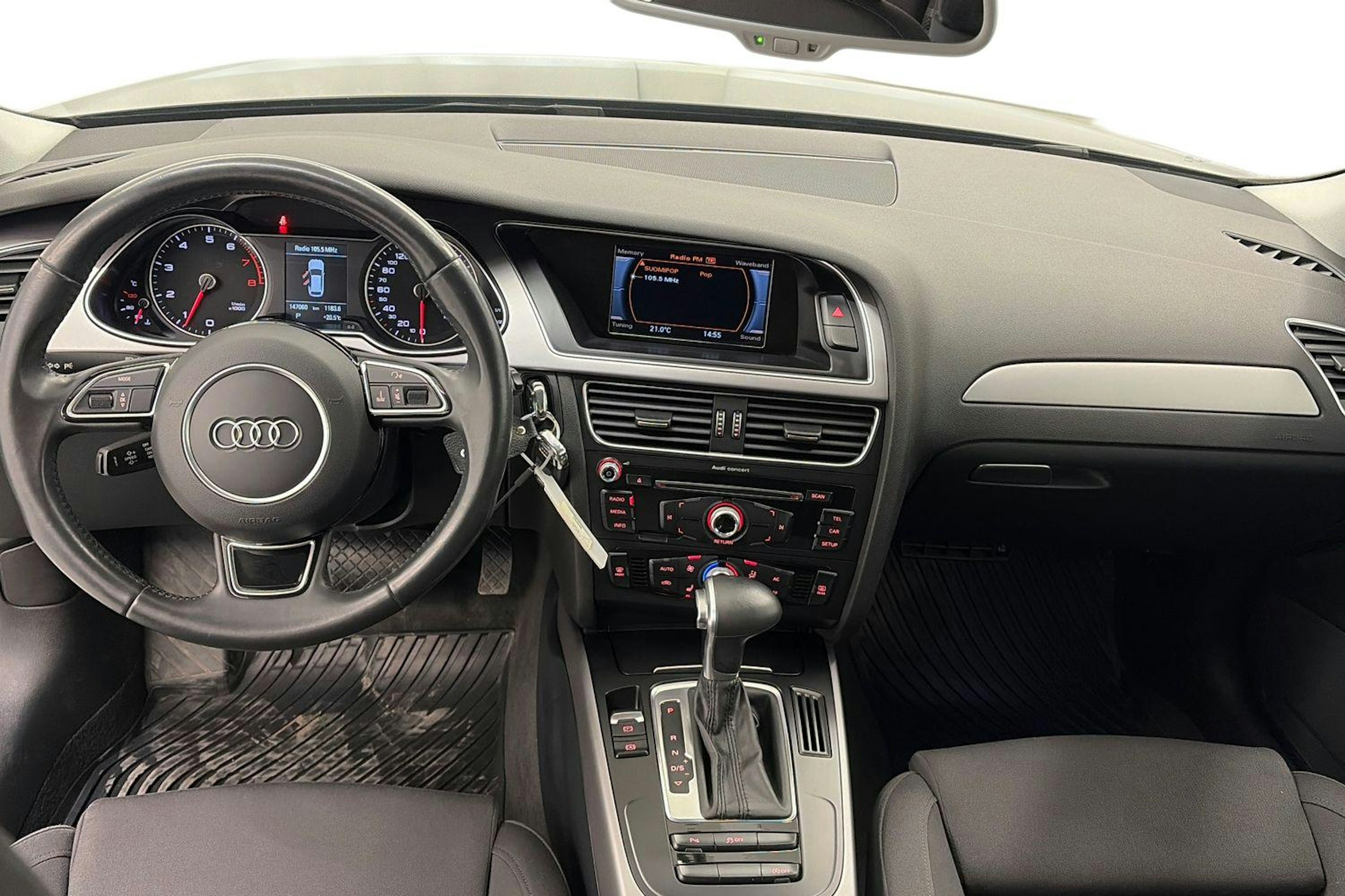 musta Audi A4 2014 kuva 9.