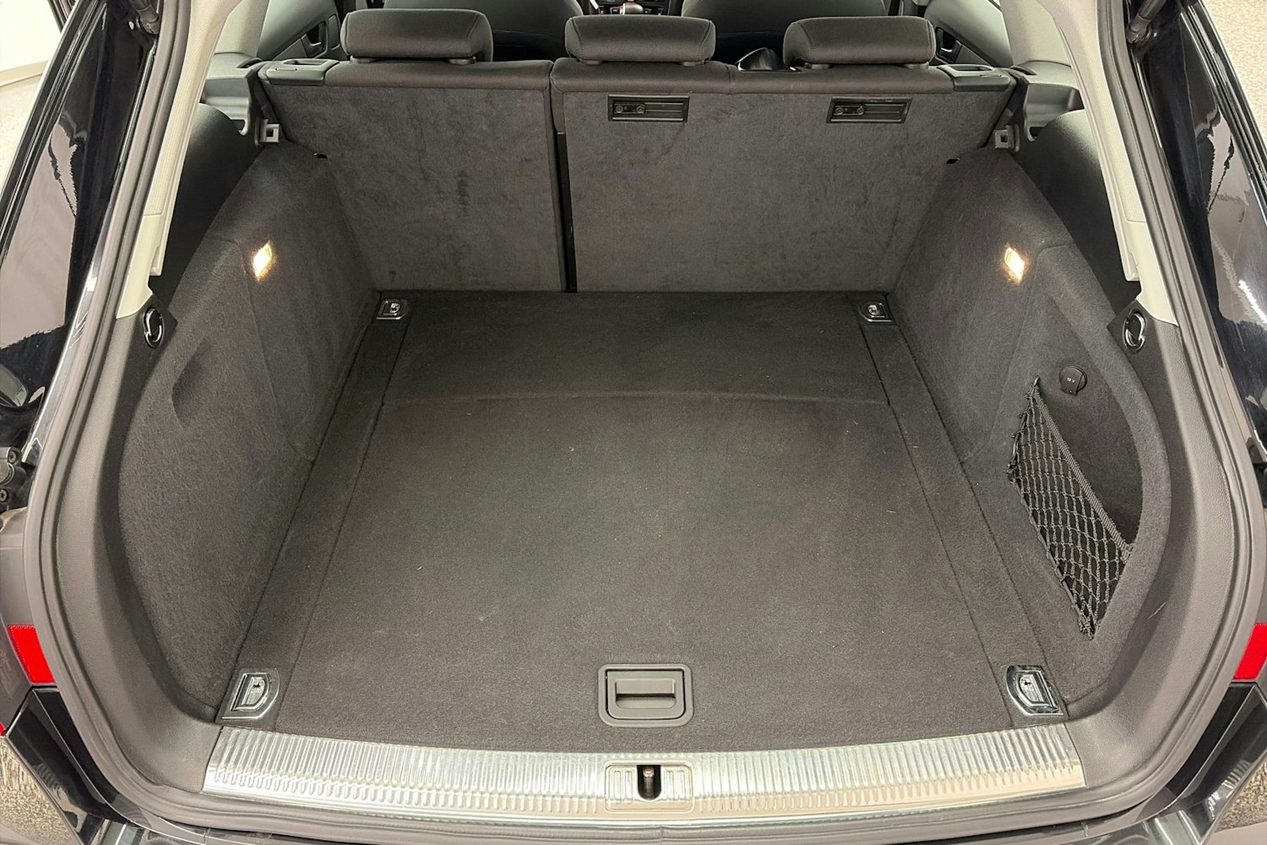 musta Audi A4 2014 kuva 14.