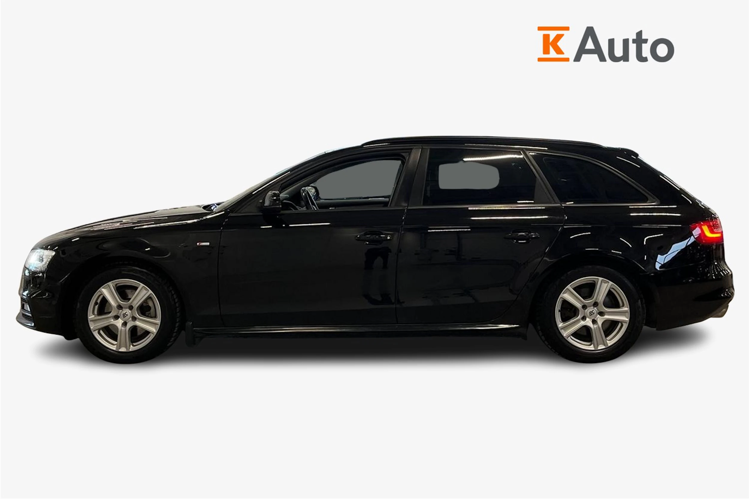 musta Audi A4 2014 kuva 5.
