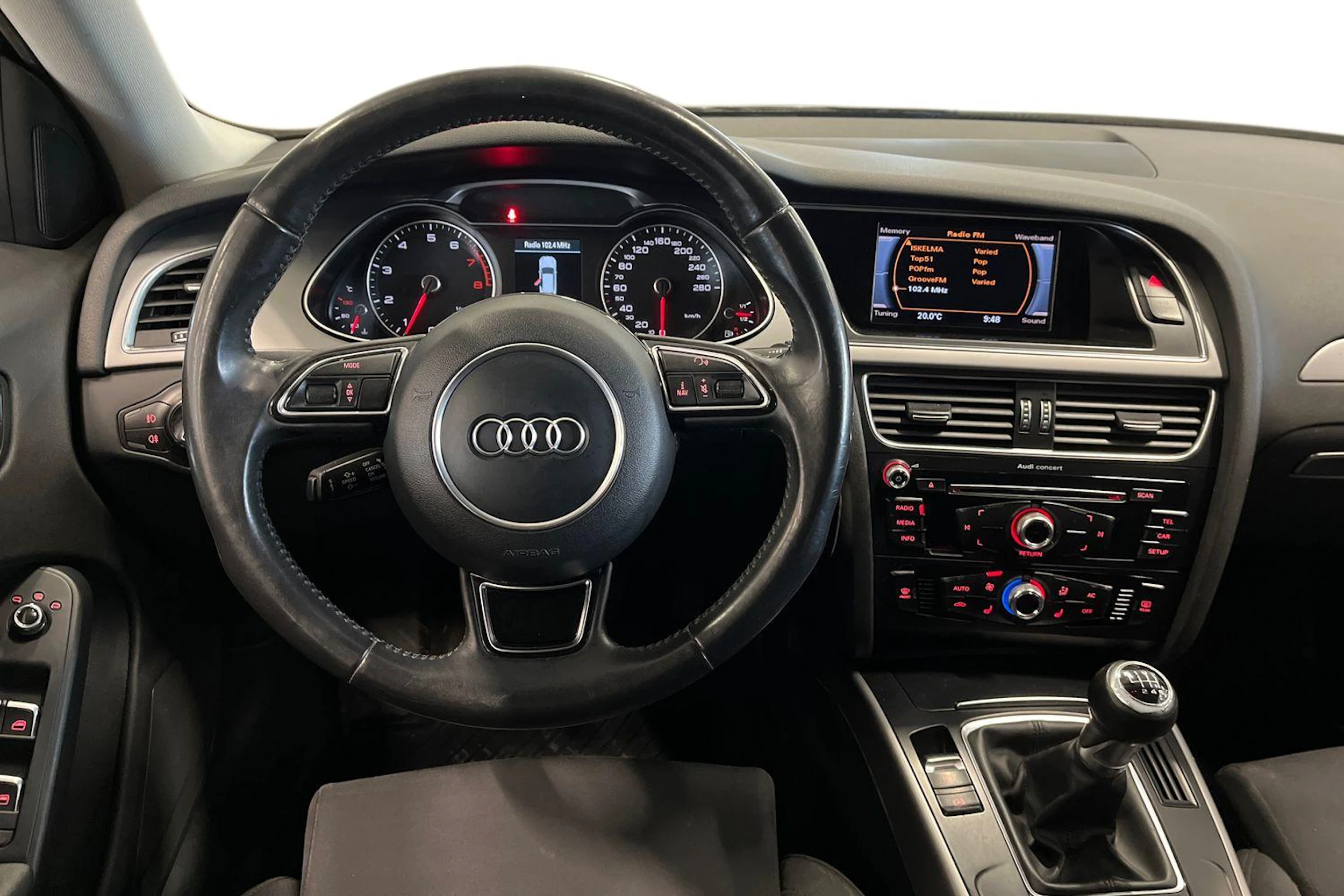 musta Audi A4 2014 kuva 7.